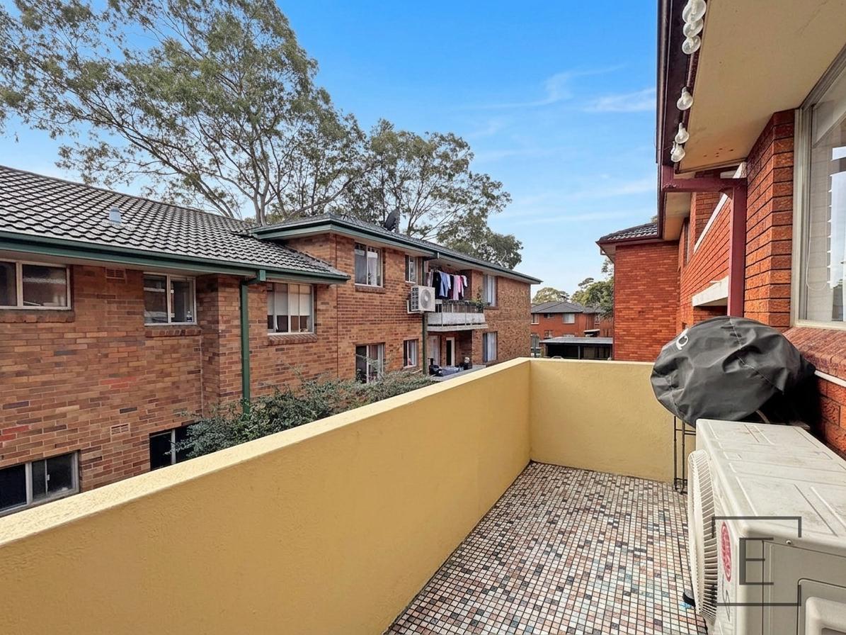 4 / 6 Eastbourne Road, Homebush West