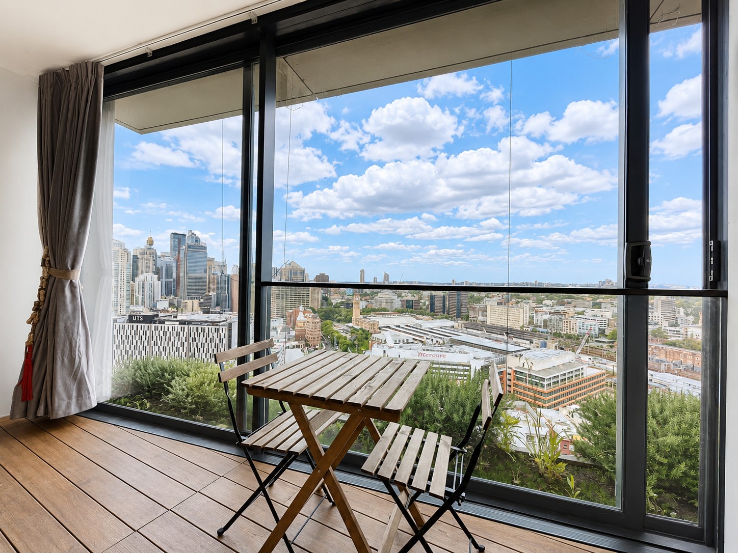 2609 / 3 Carlton Street - Lightbox View 9