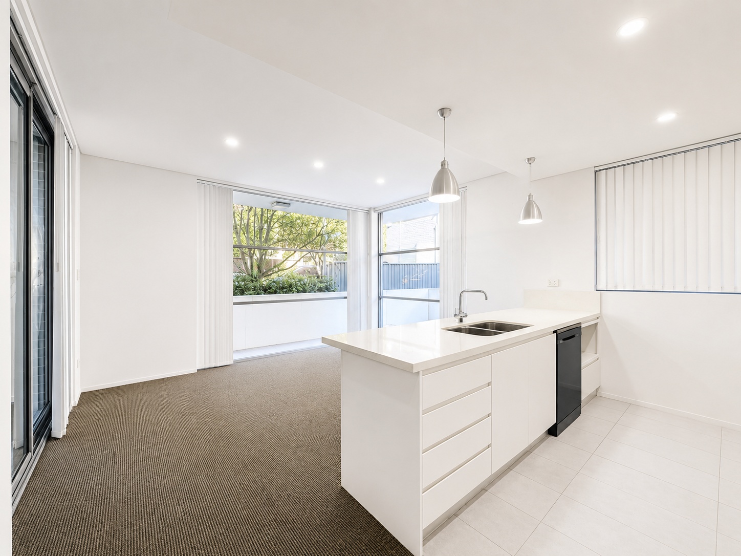 1 / 3 Stanley Street - Lightbox View 5