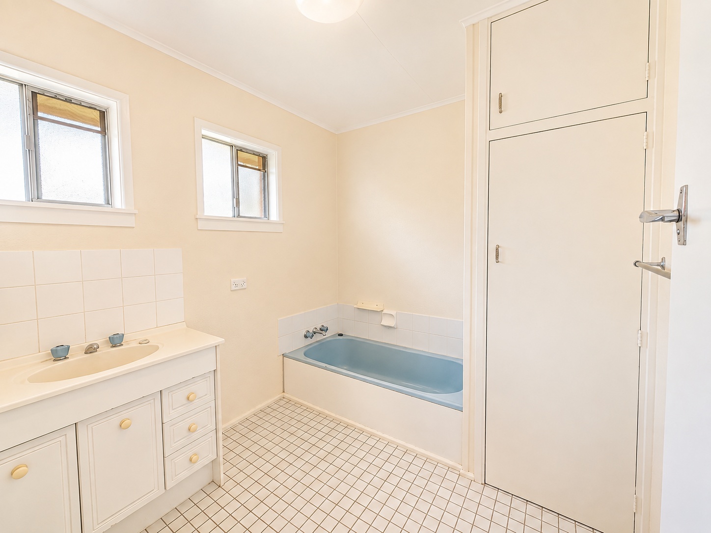 10-12 Crouch Avenue, Atherton