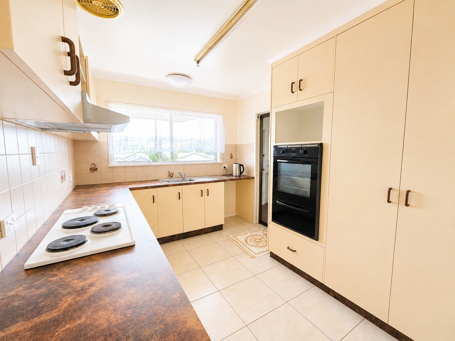 10-12 Crouch Avenue, Atherton