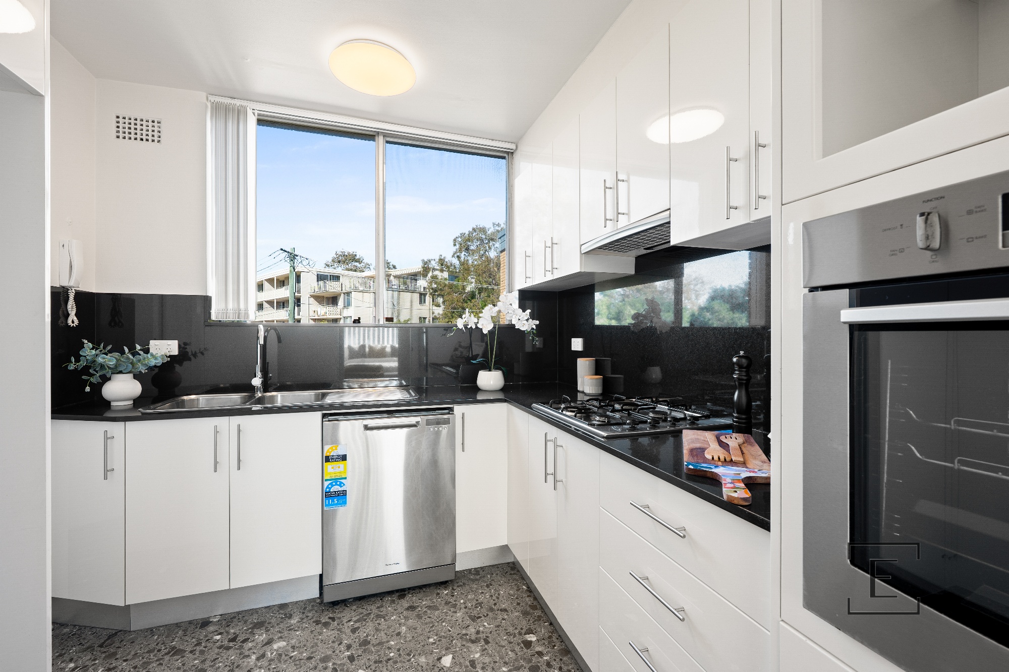 7 / 13 Bortfield Drive, Chiswick