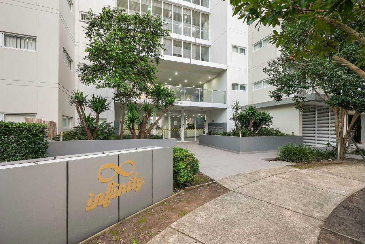 208 / 2-8 Wayman Place, Merrylands