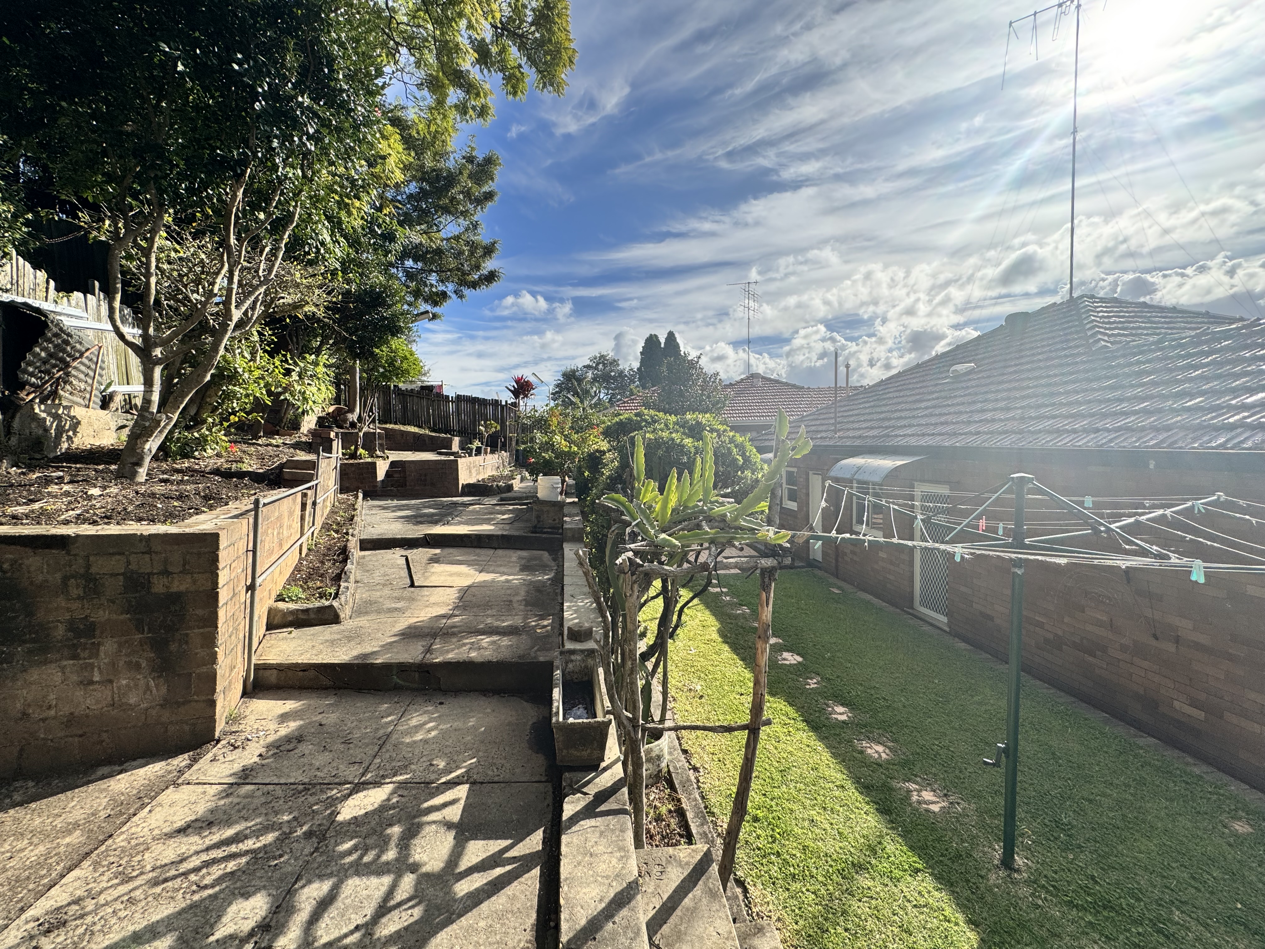 10 Rosebank Crescent - Main View 15