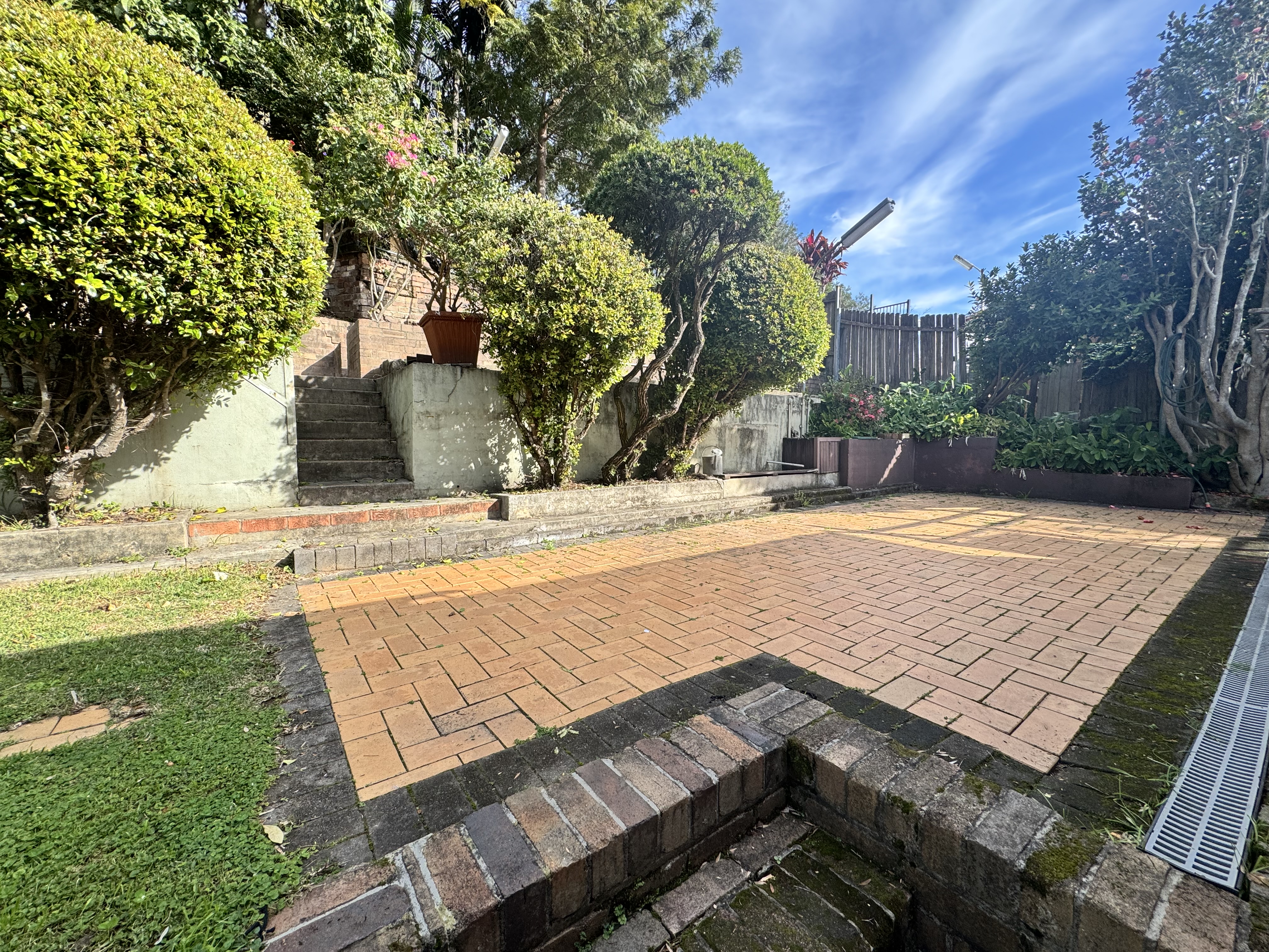 10 Rosebank Crescent - Main View 13