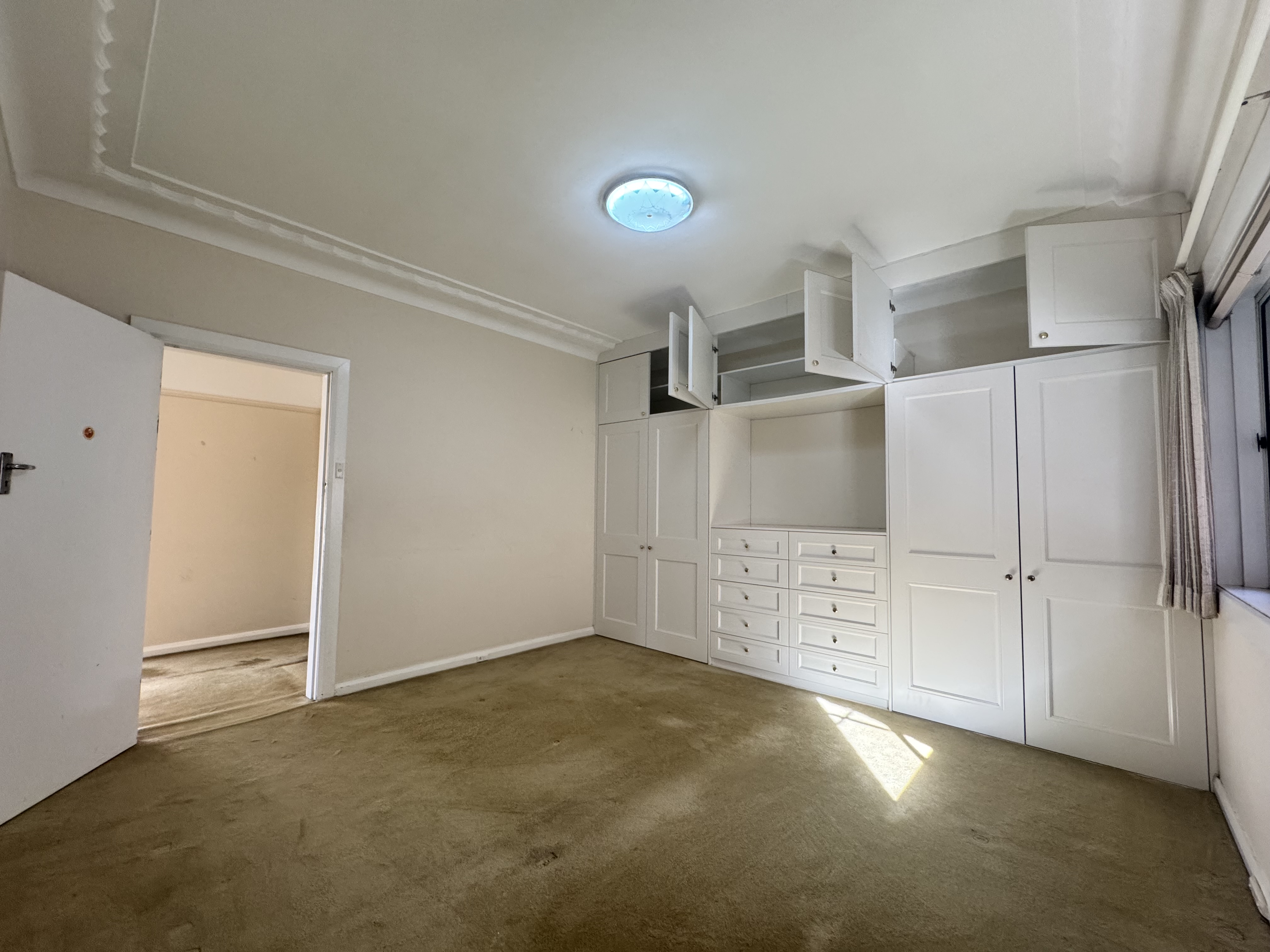 10 Rosebank Crescent - Main View 5