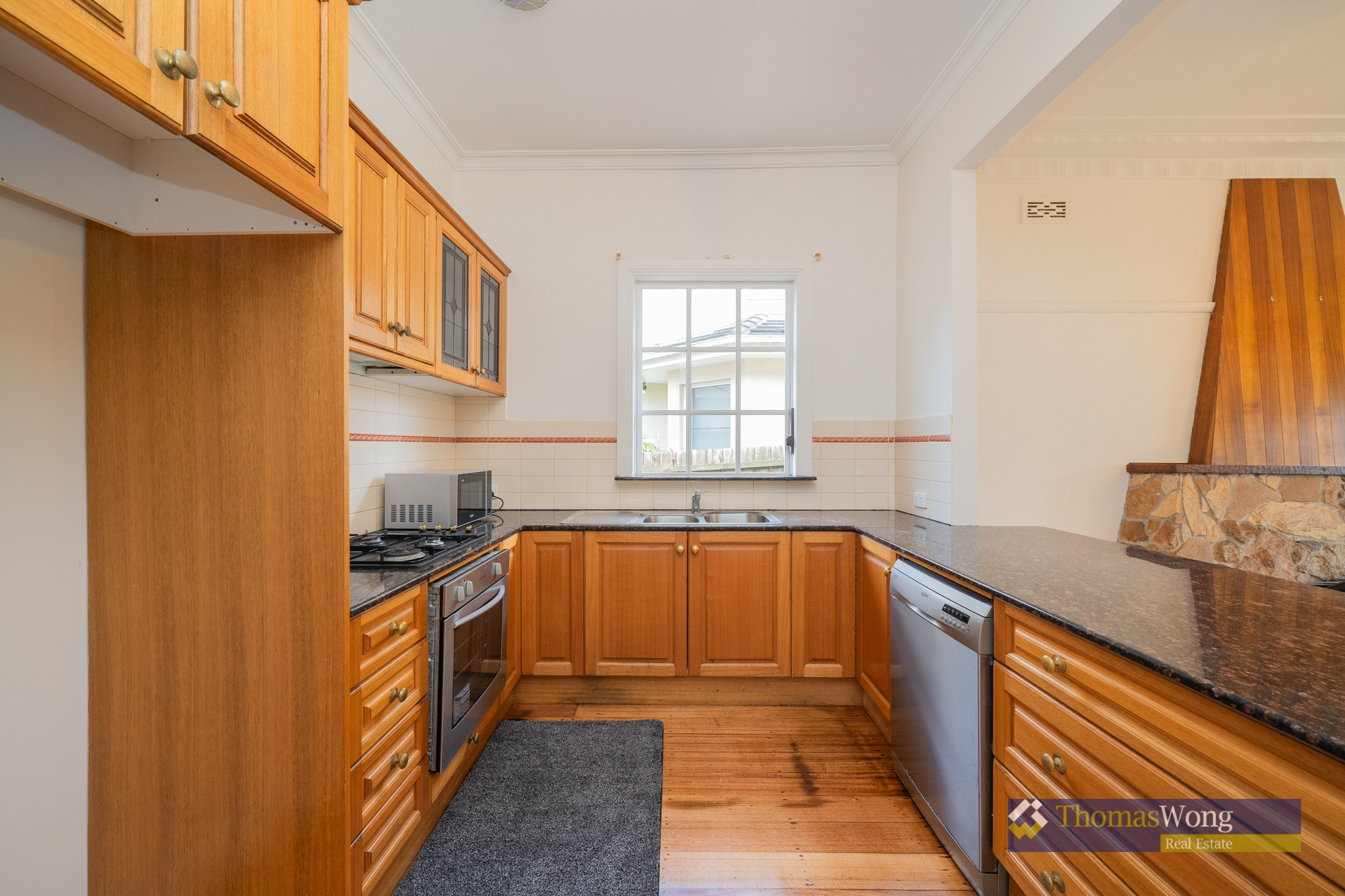 16 Audrey Crescent, Glen Iris
