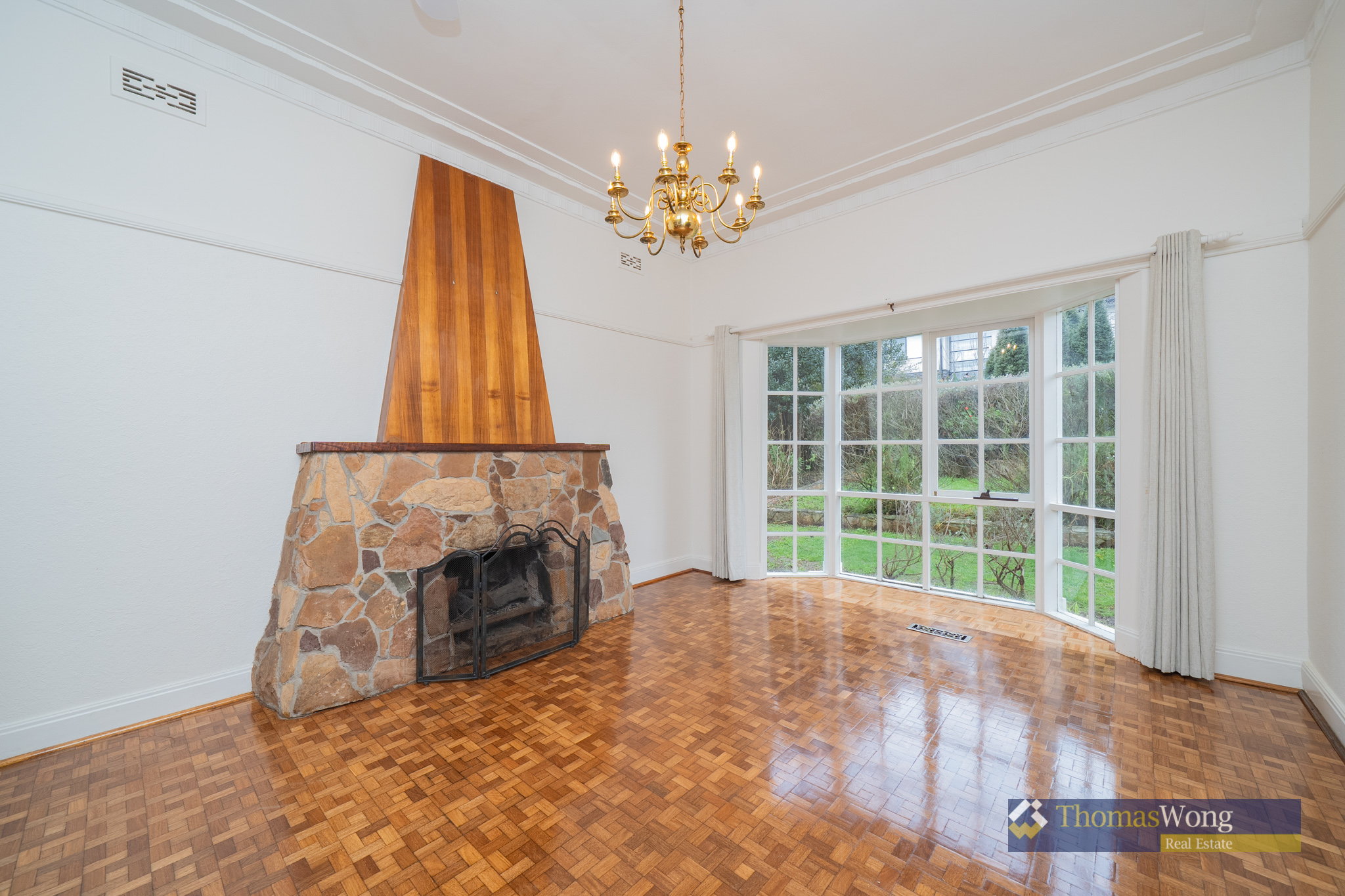 16 Audrey Crescent, Glen Iris