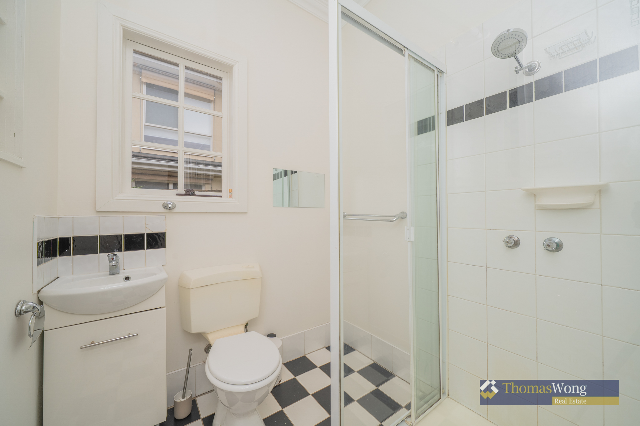 16 Audrey Crescent, Glen Iris