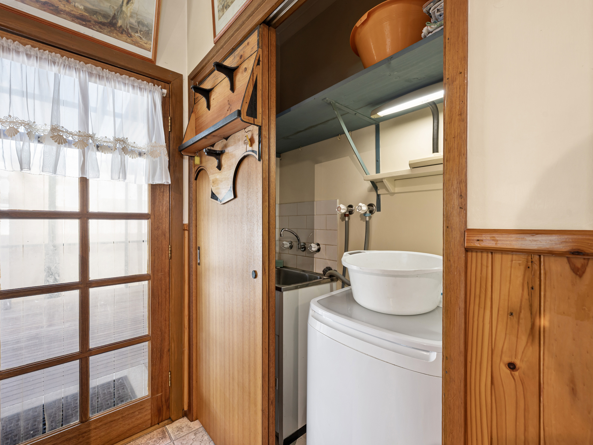 Unit 4 / 5-7 The Parade, Mansfield