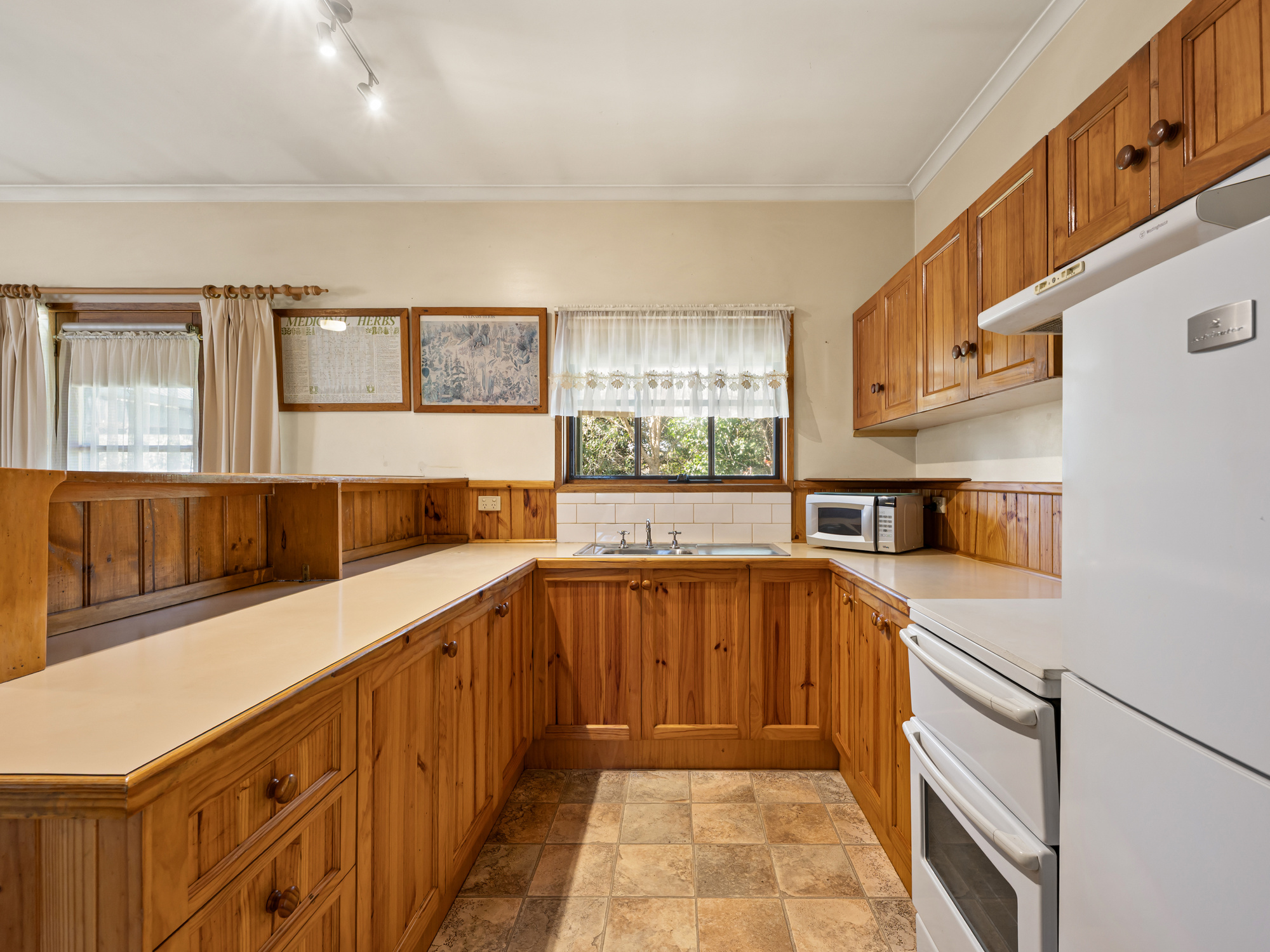 Unit 4 / 5-7 The Parade, Mansfield