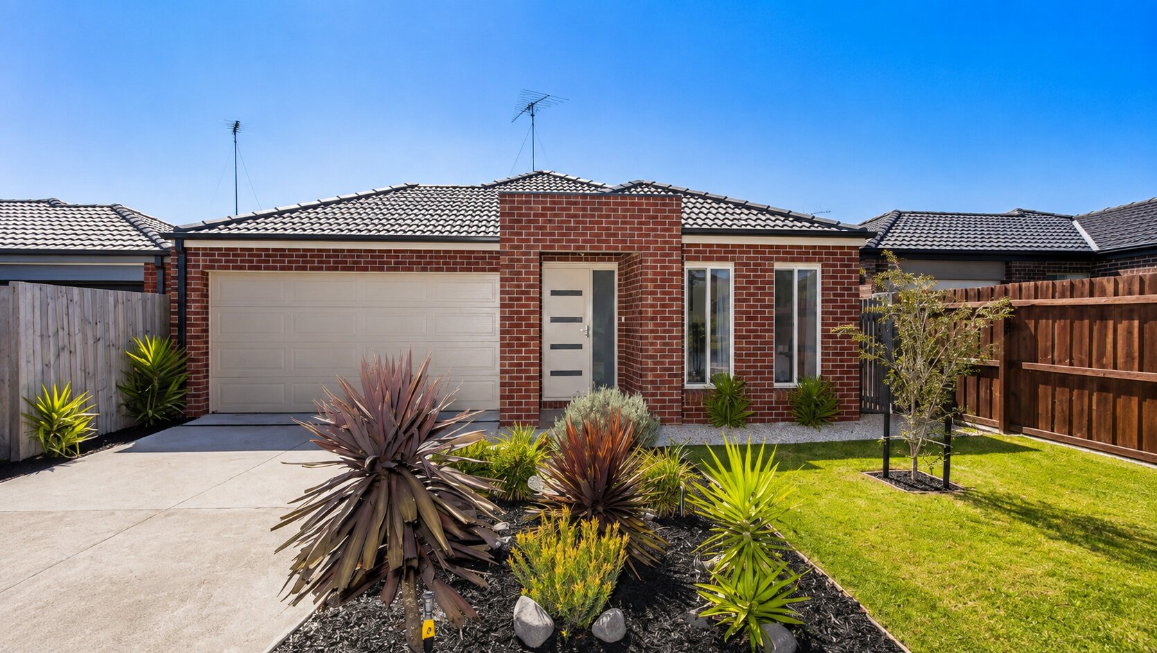 Listing image for 2/41 Barwarre Road, MARSHALL  VIC  3216
