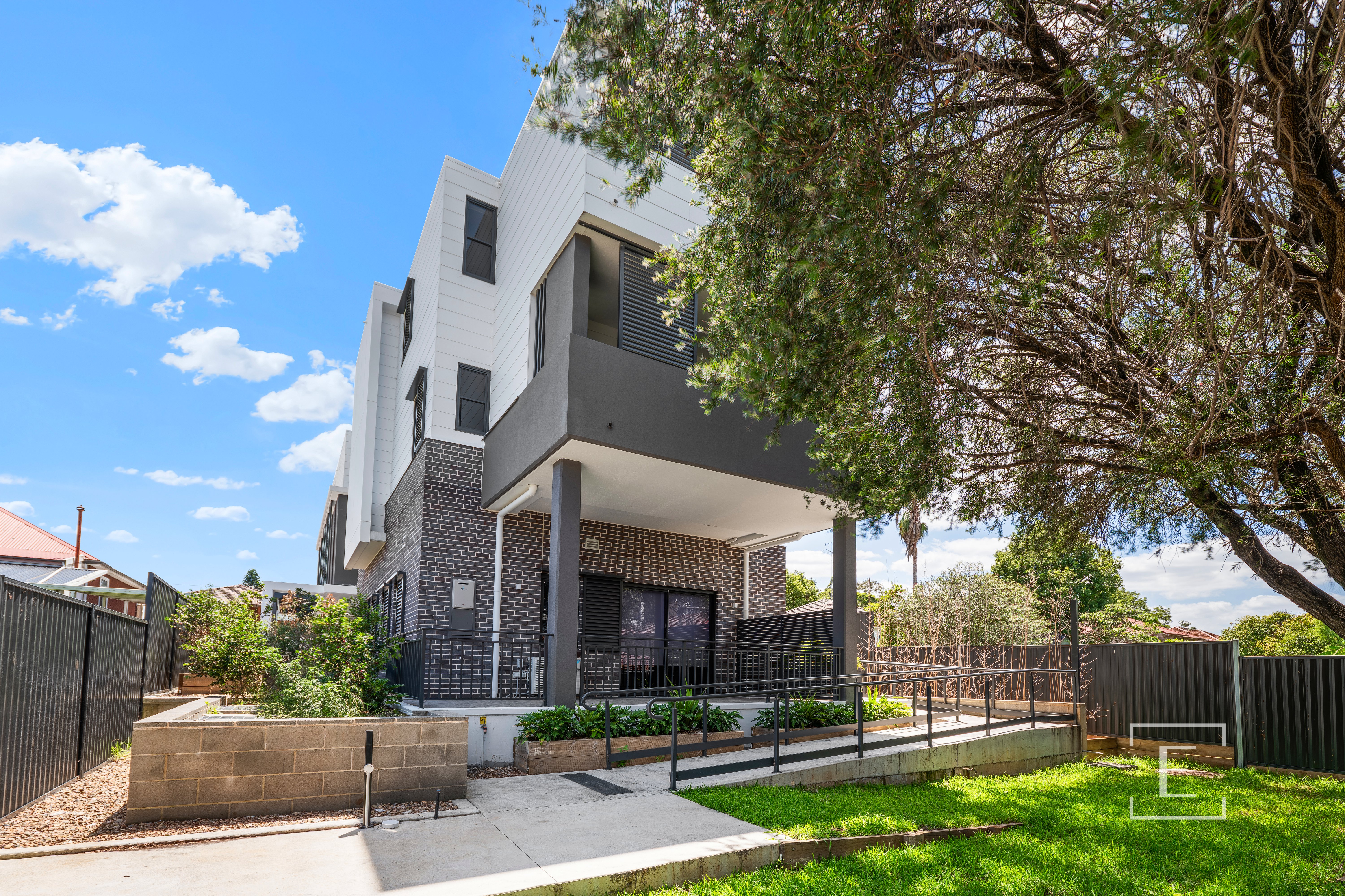 G01 / 53A Thomas street, Parramatta