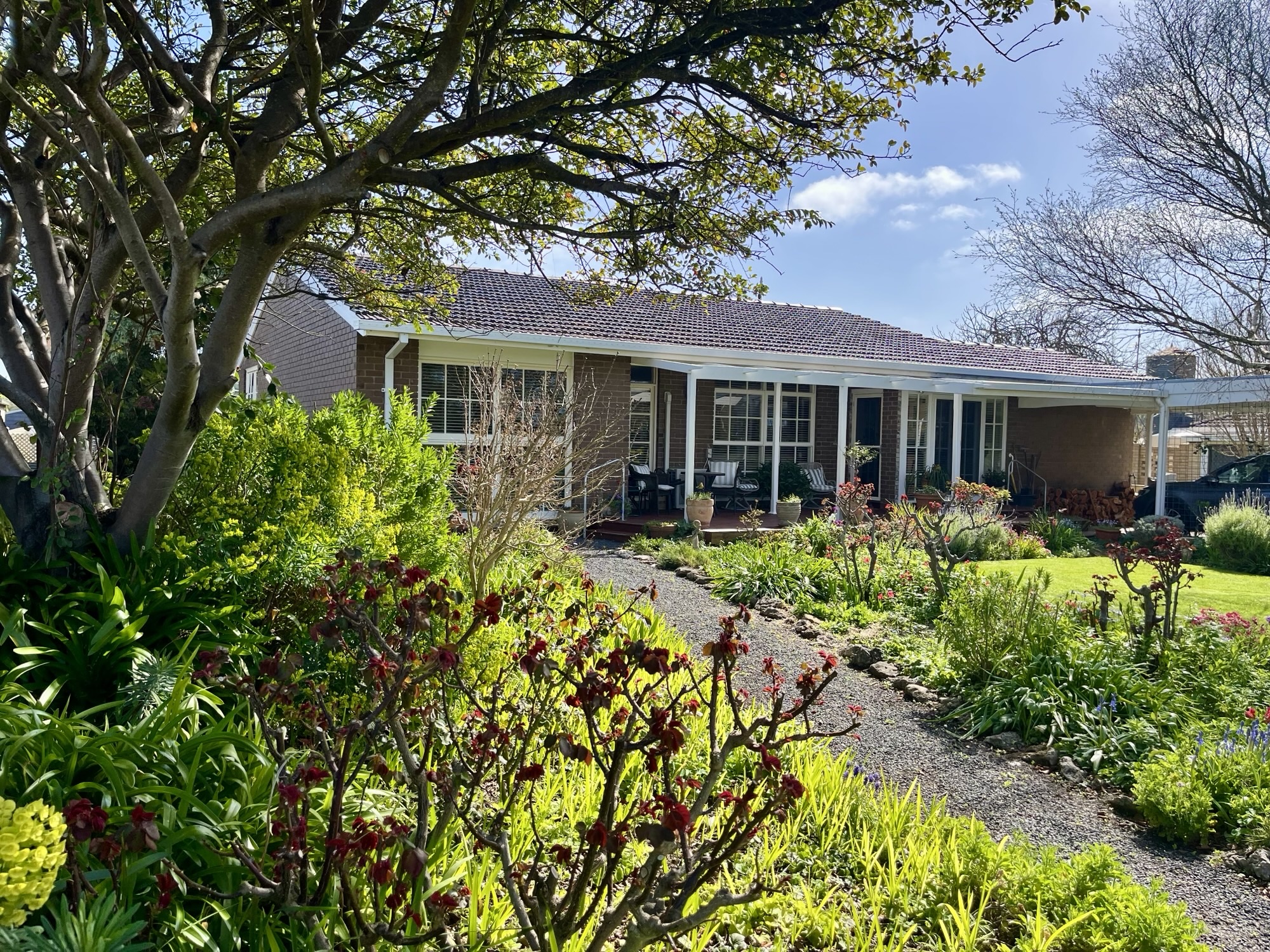 17 Adams Street, Donovans