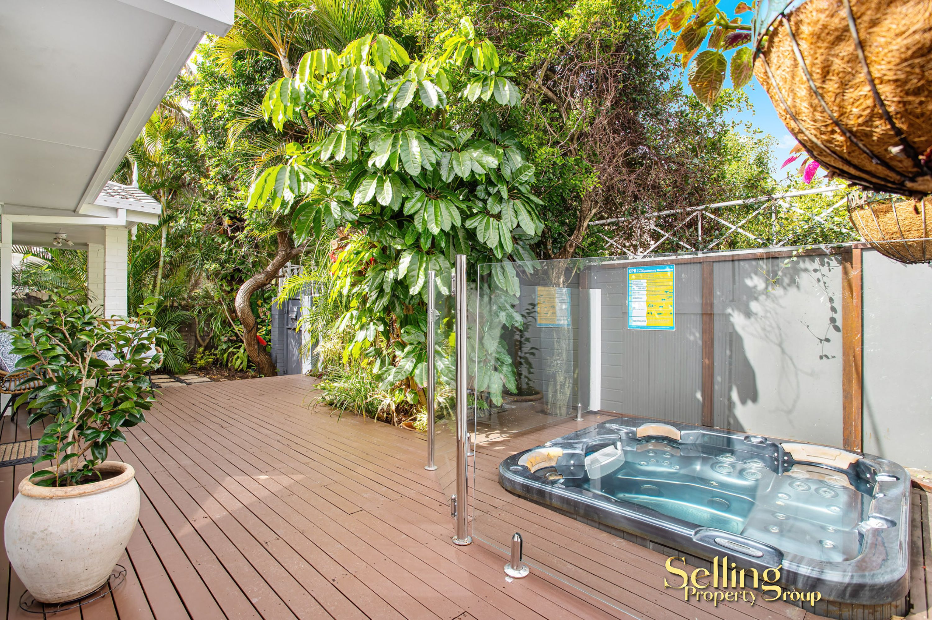 16B Oak Avenue , Surfers Paradise