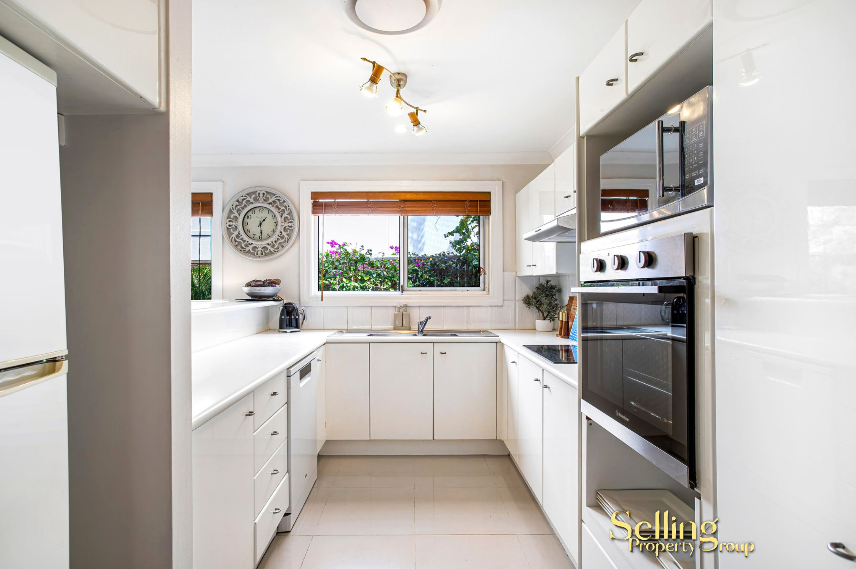 16B Oak Avenue , Surfers Paradise