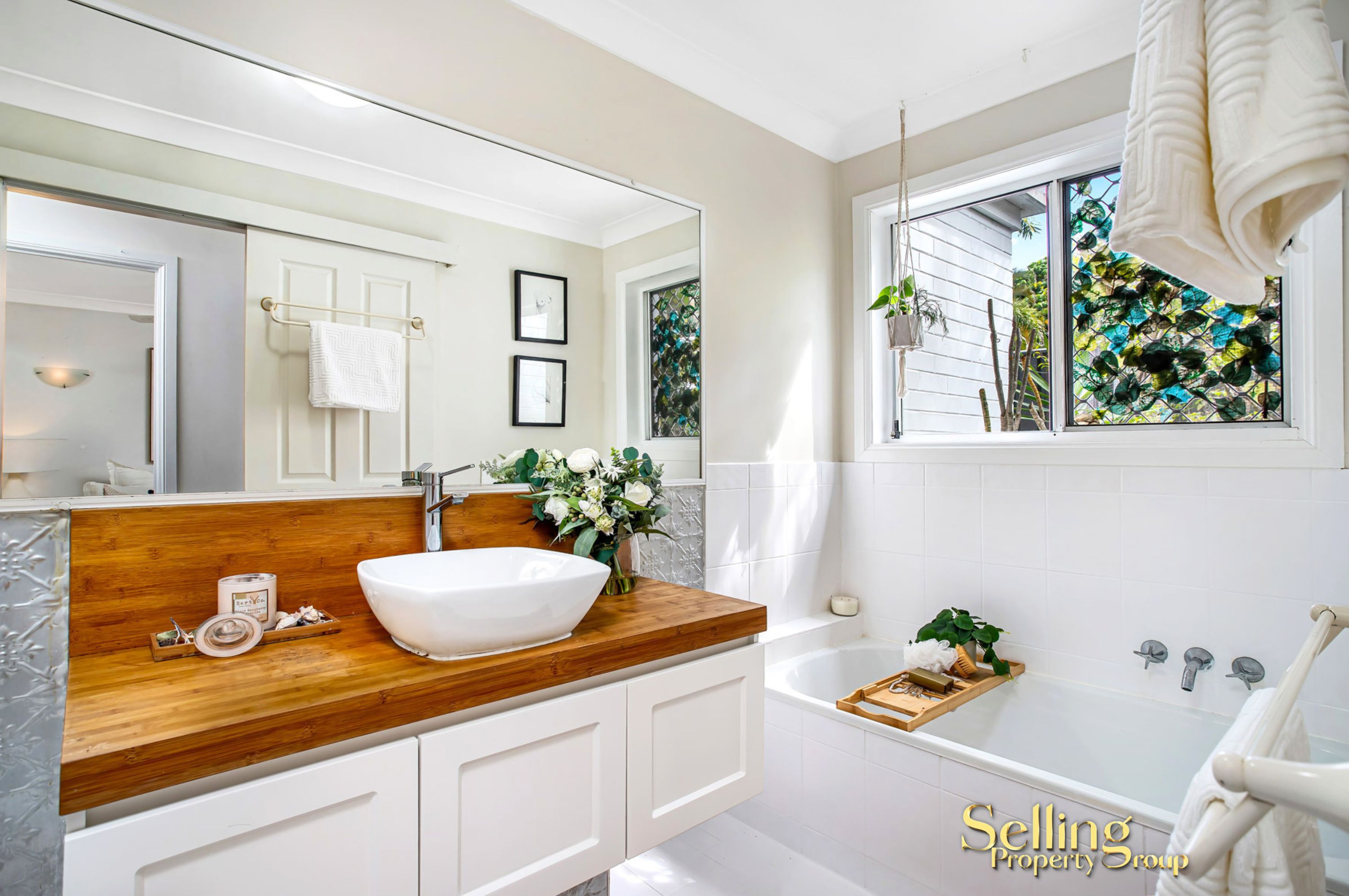 16B Oak Avenue , Surfers Paradise
