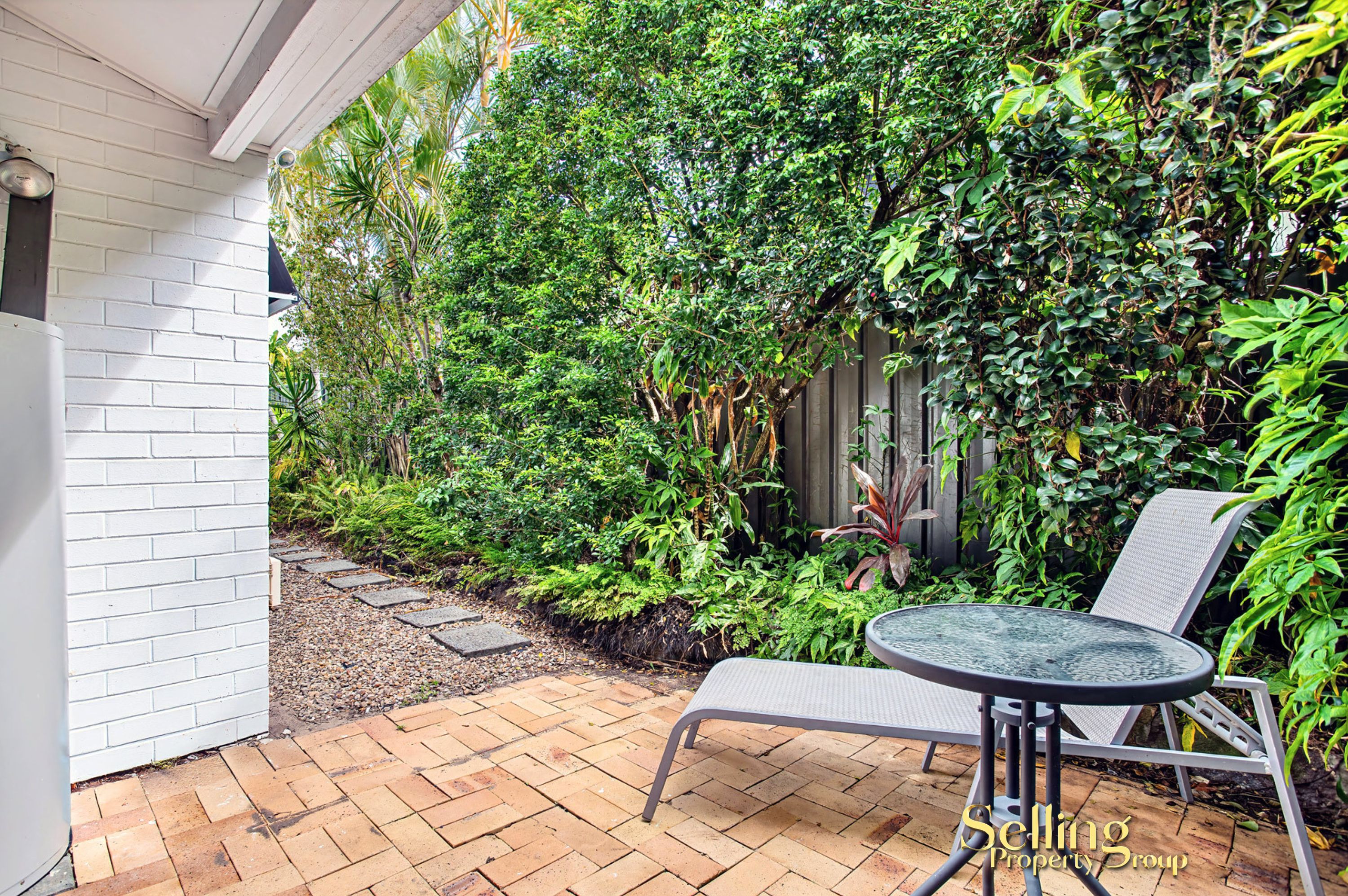 16B Oak Avenue , Surfers Paradise