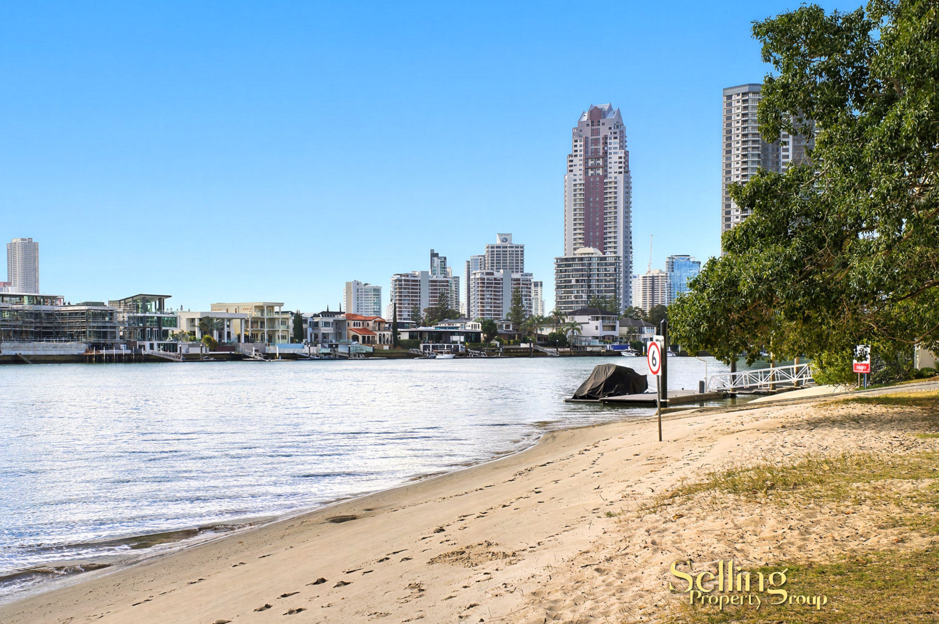16B Oak Avenue , Surfers Paradise