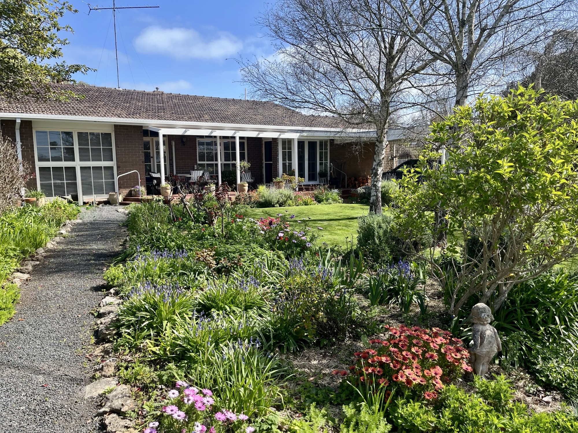 17 Adams Street, Donovans