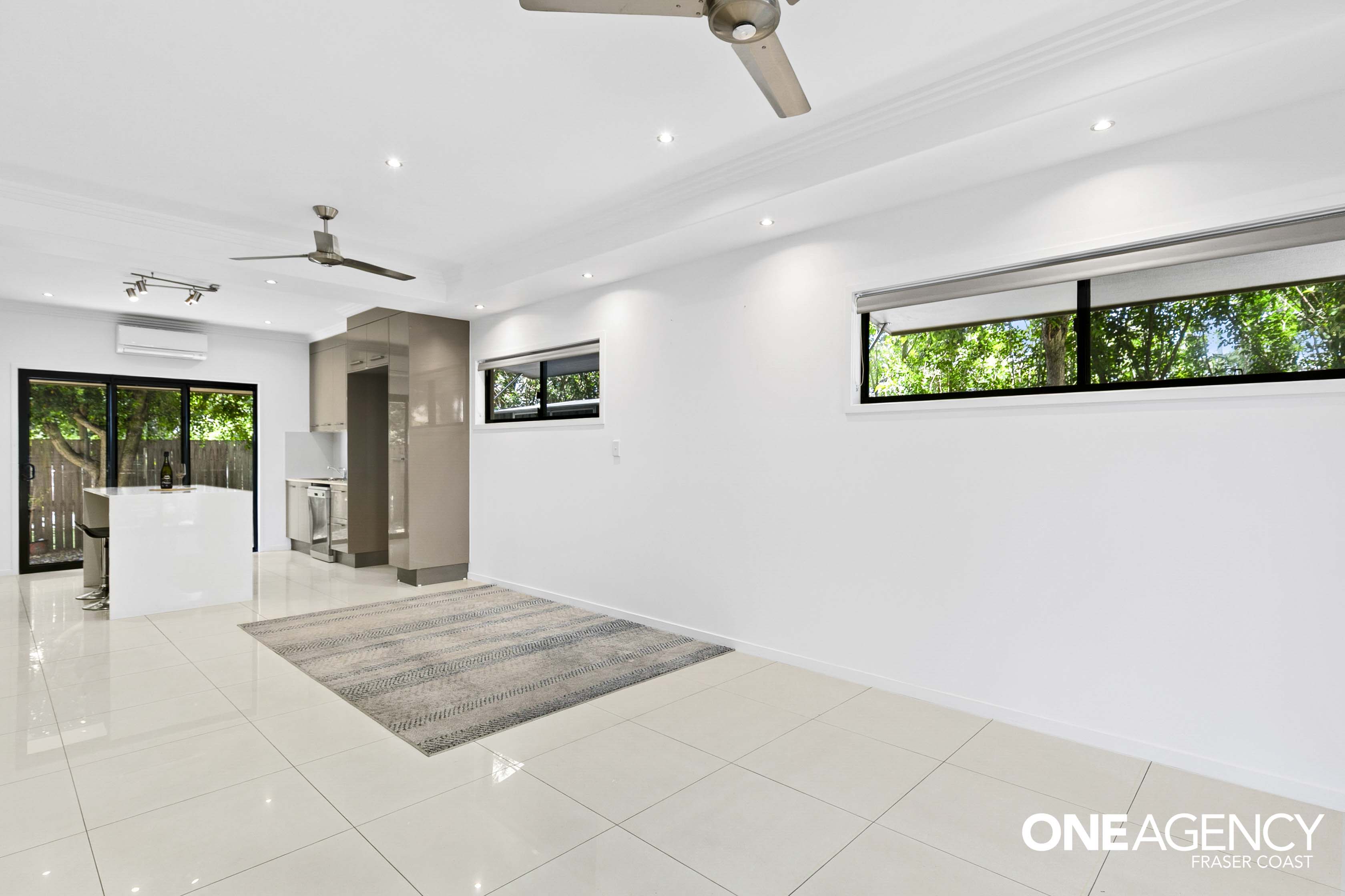 1 / 19 King Street, Urangan
