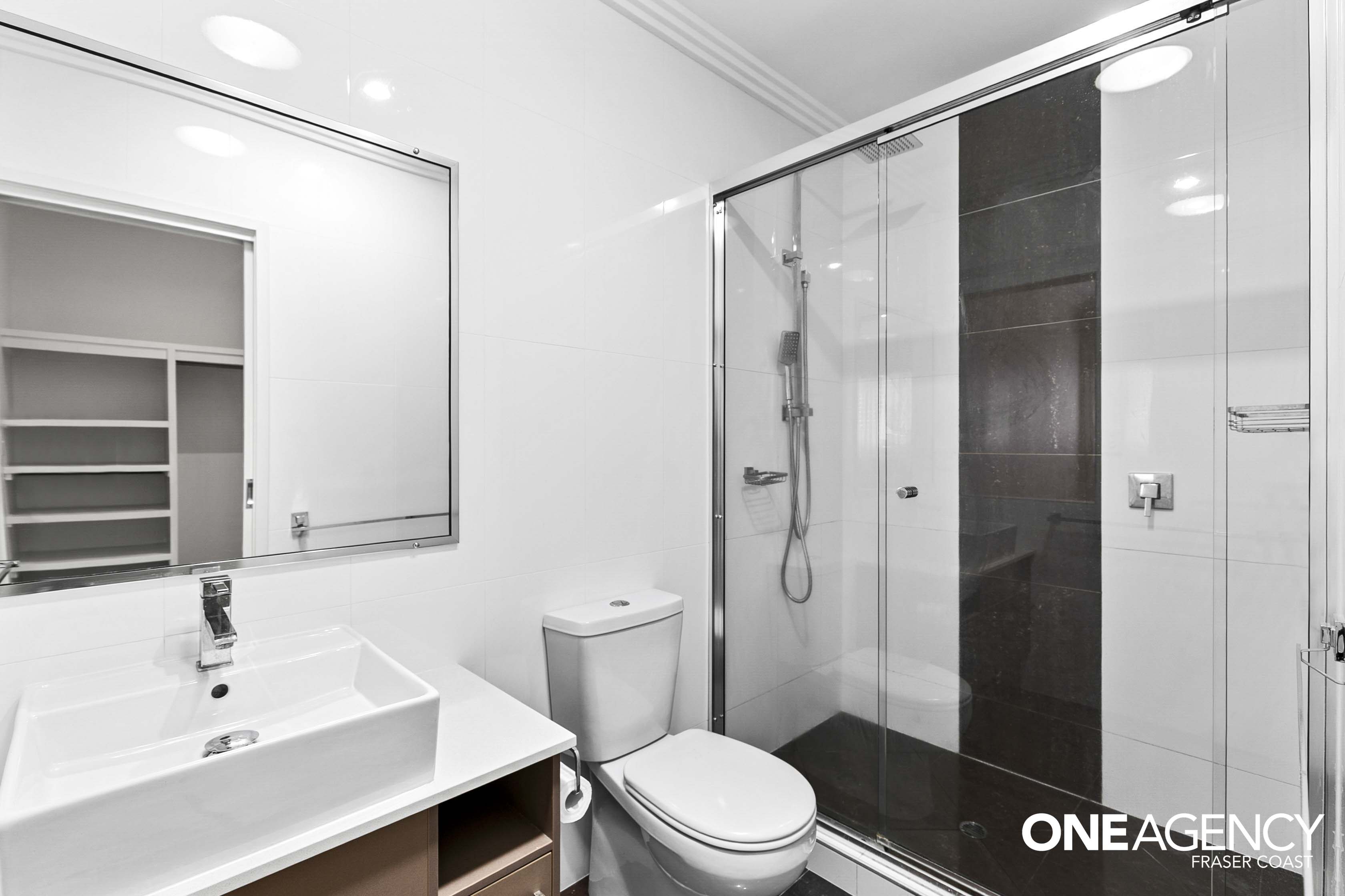 1 / 19 King Street, Urangan