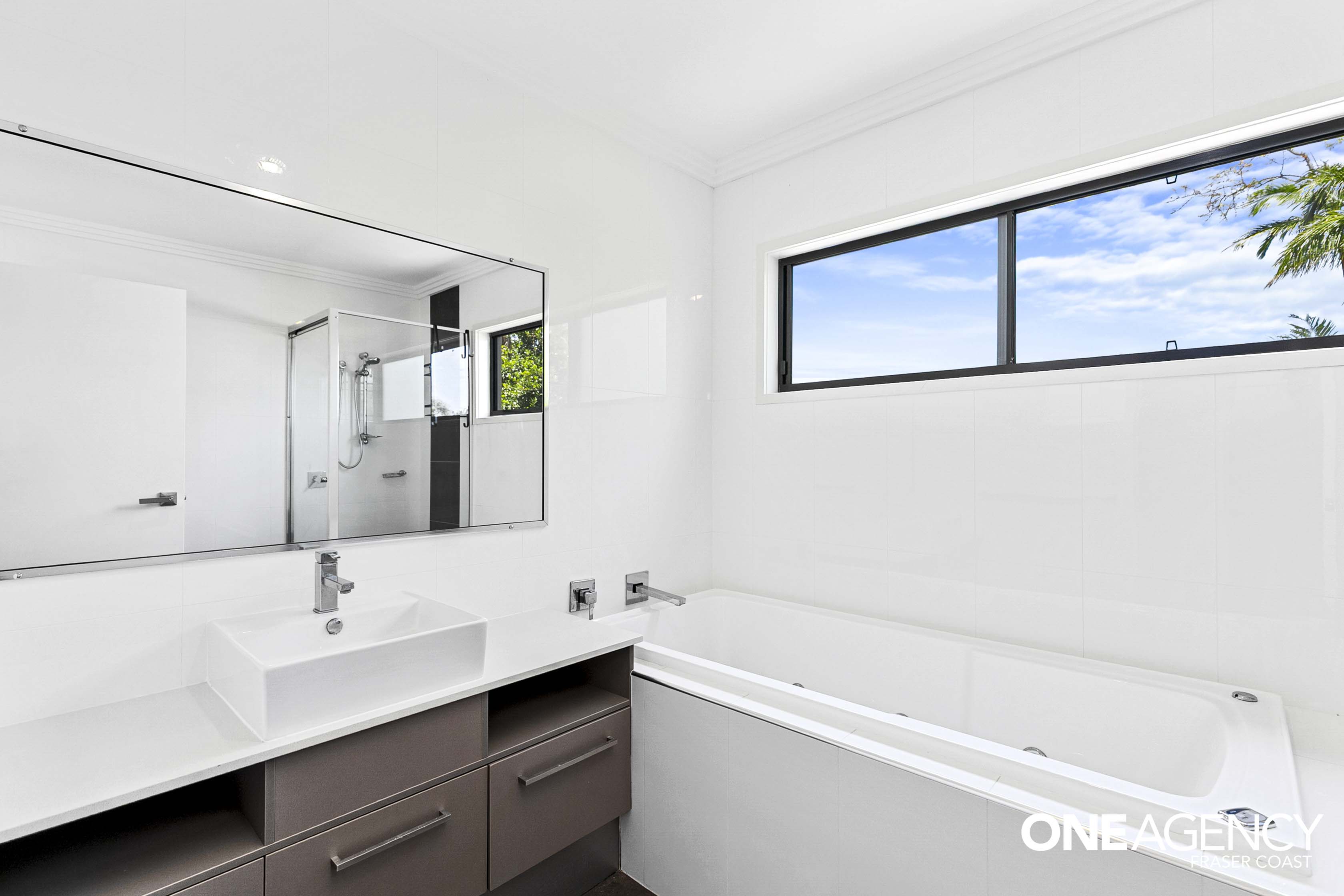 1 / 19 King Street, Urangan