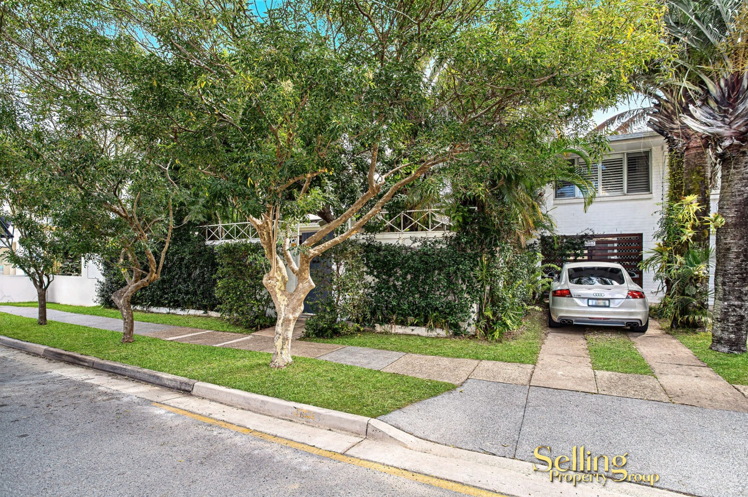 16B Oak Avenue , Surfers Paradise