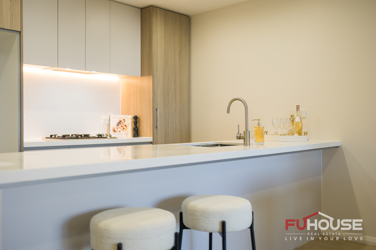 308 / 35 Flora Street - Main View 8