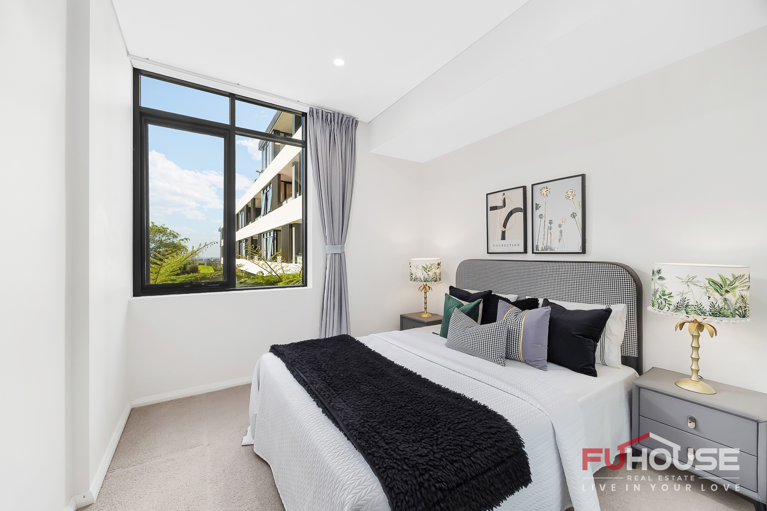 308 / 35 Flora Street - Main View 11