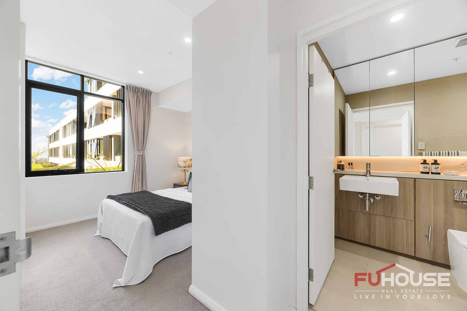 308 / 35 Flora Street - Main View 13
