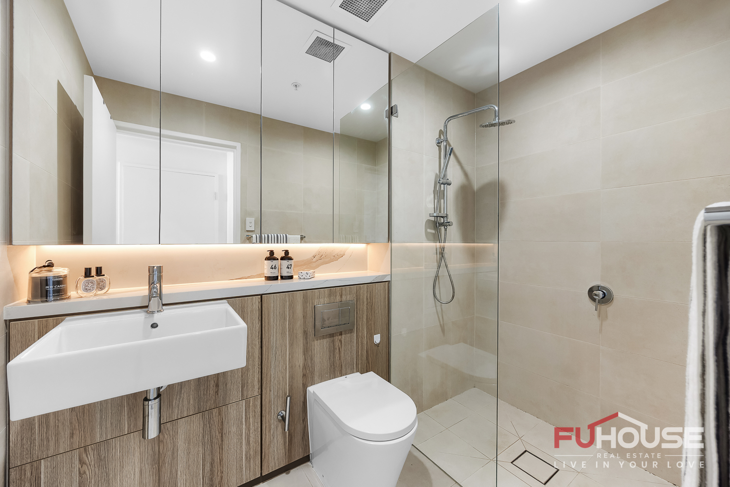 308 / 35 Flora Street - Main View 17