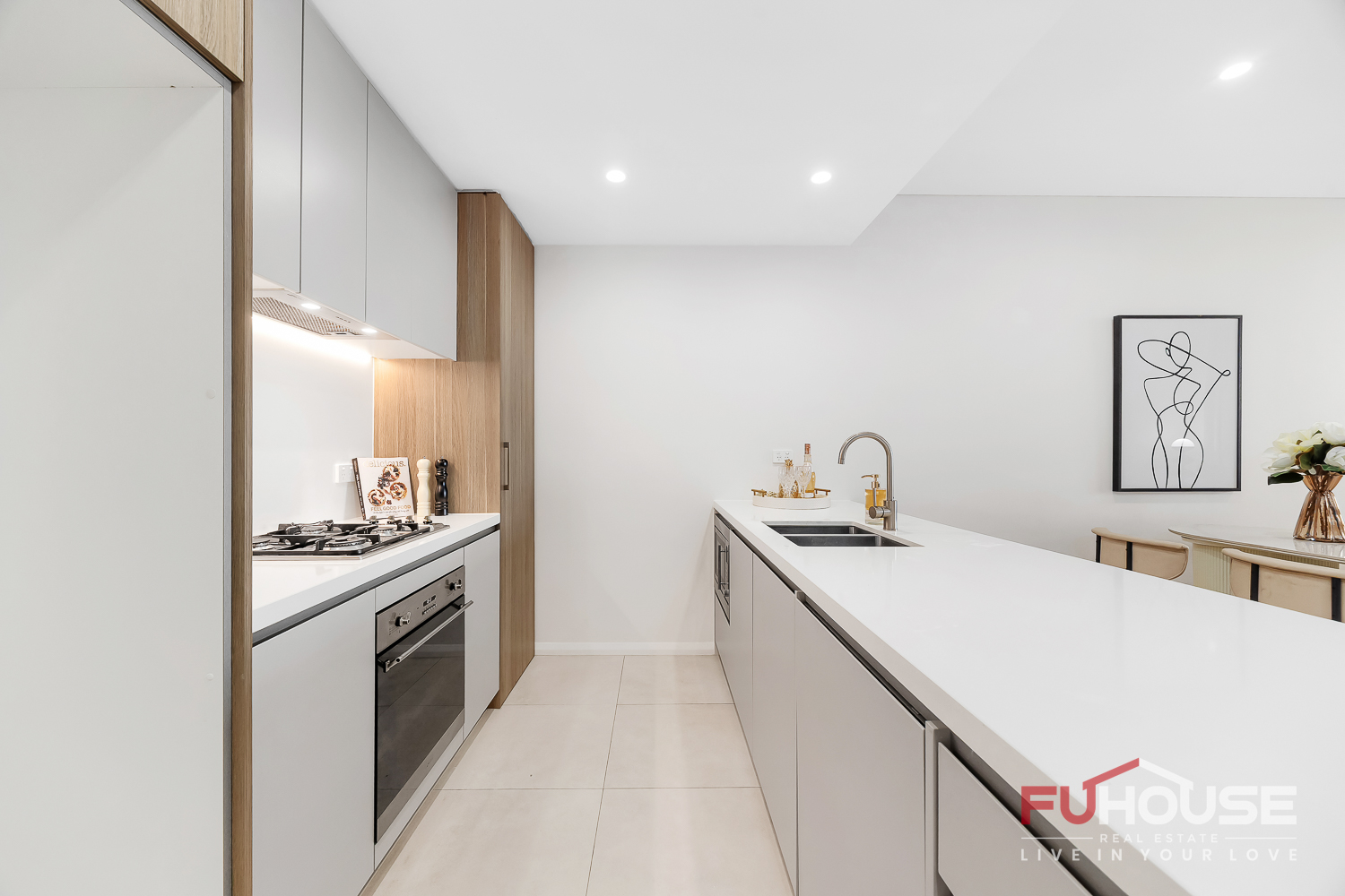 308 / 35 Flora Street - Main View 7