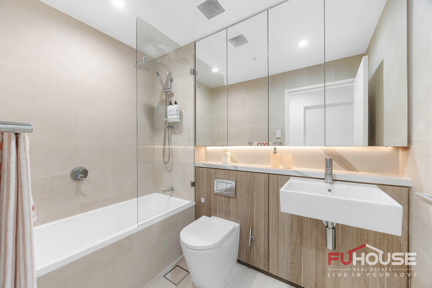 308 / 35 Flora Street - Main View 15