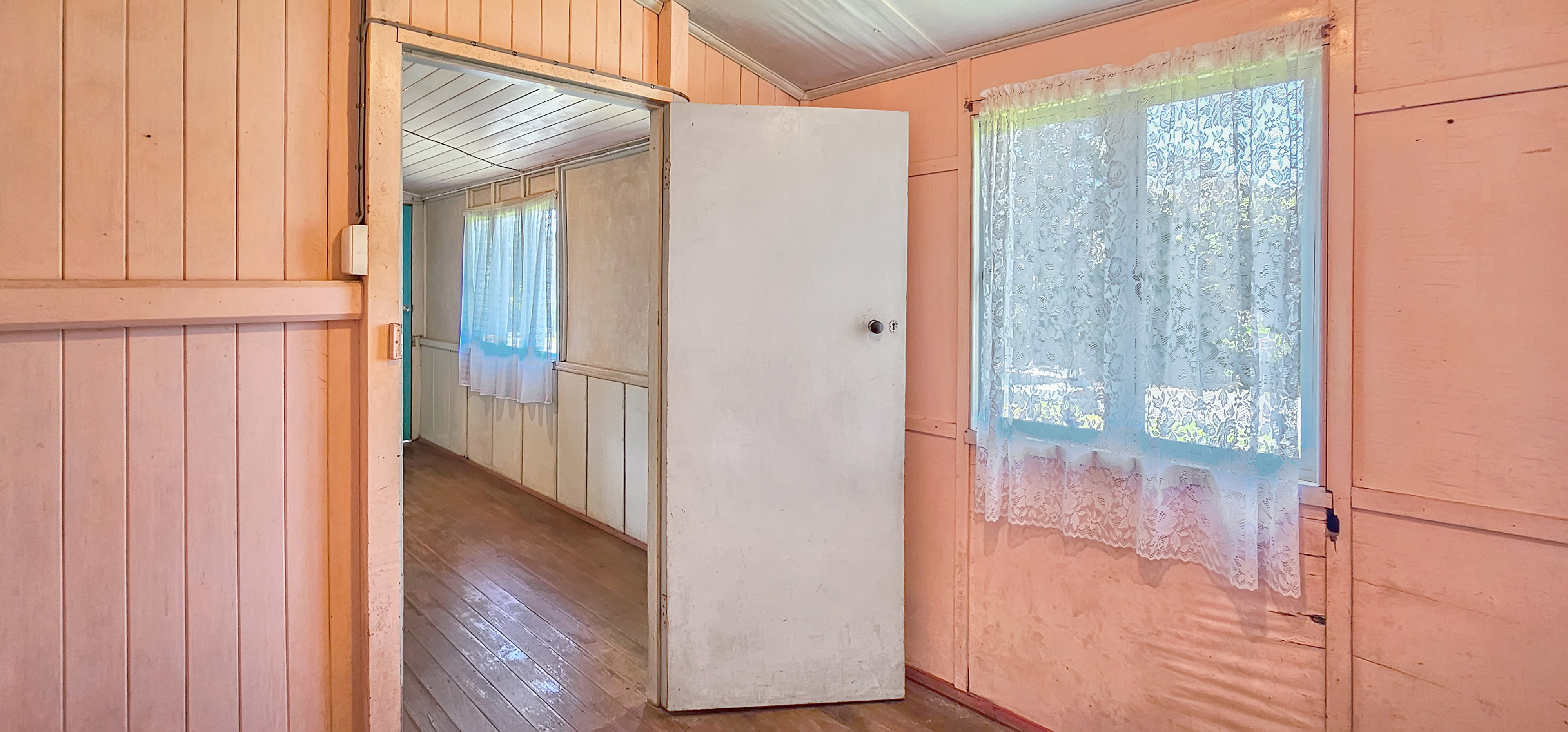 6 Golf Links Road, Atherton