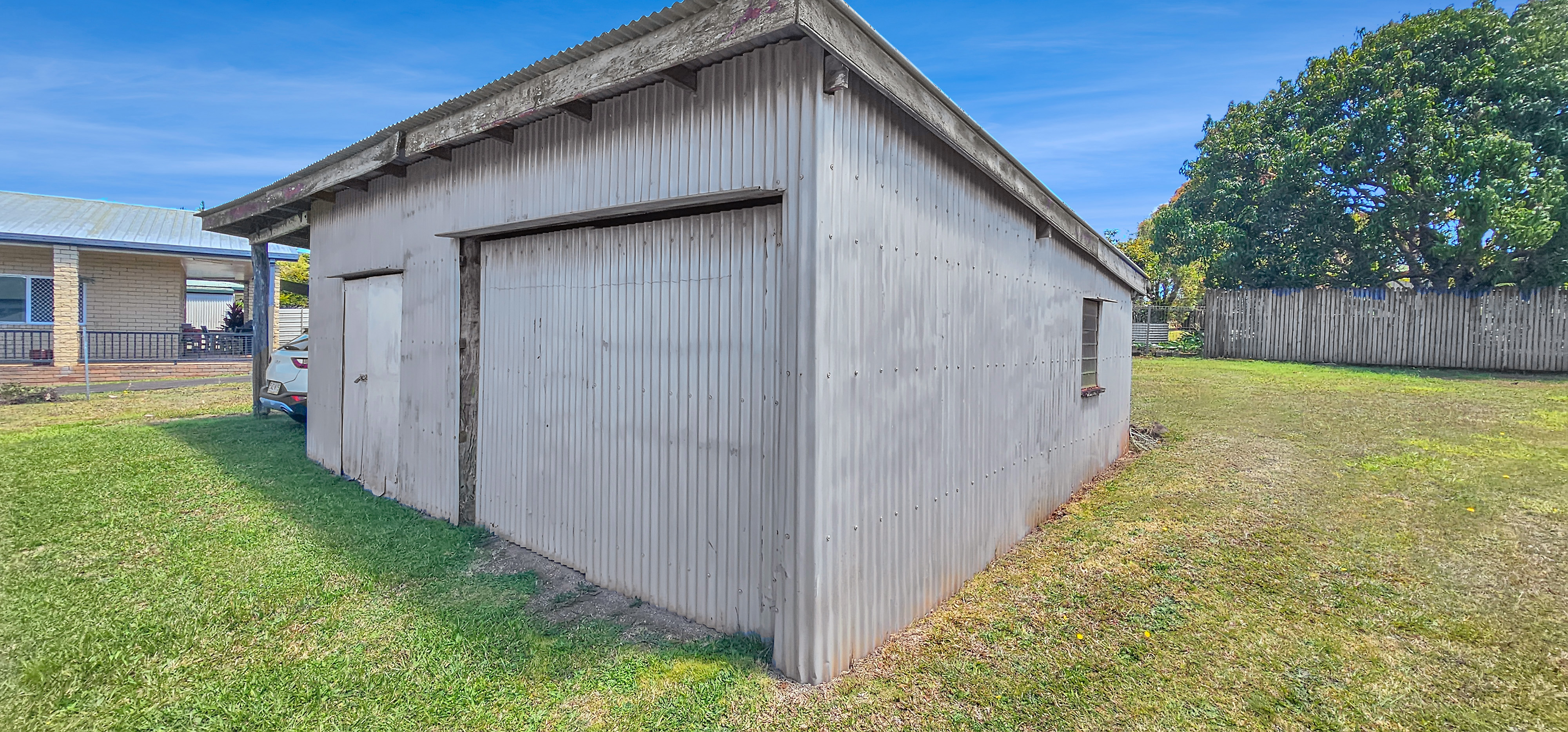 6 Golf Links Road, Atherton