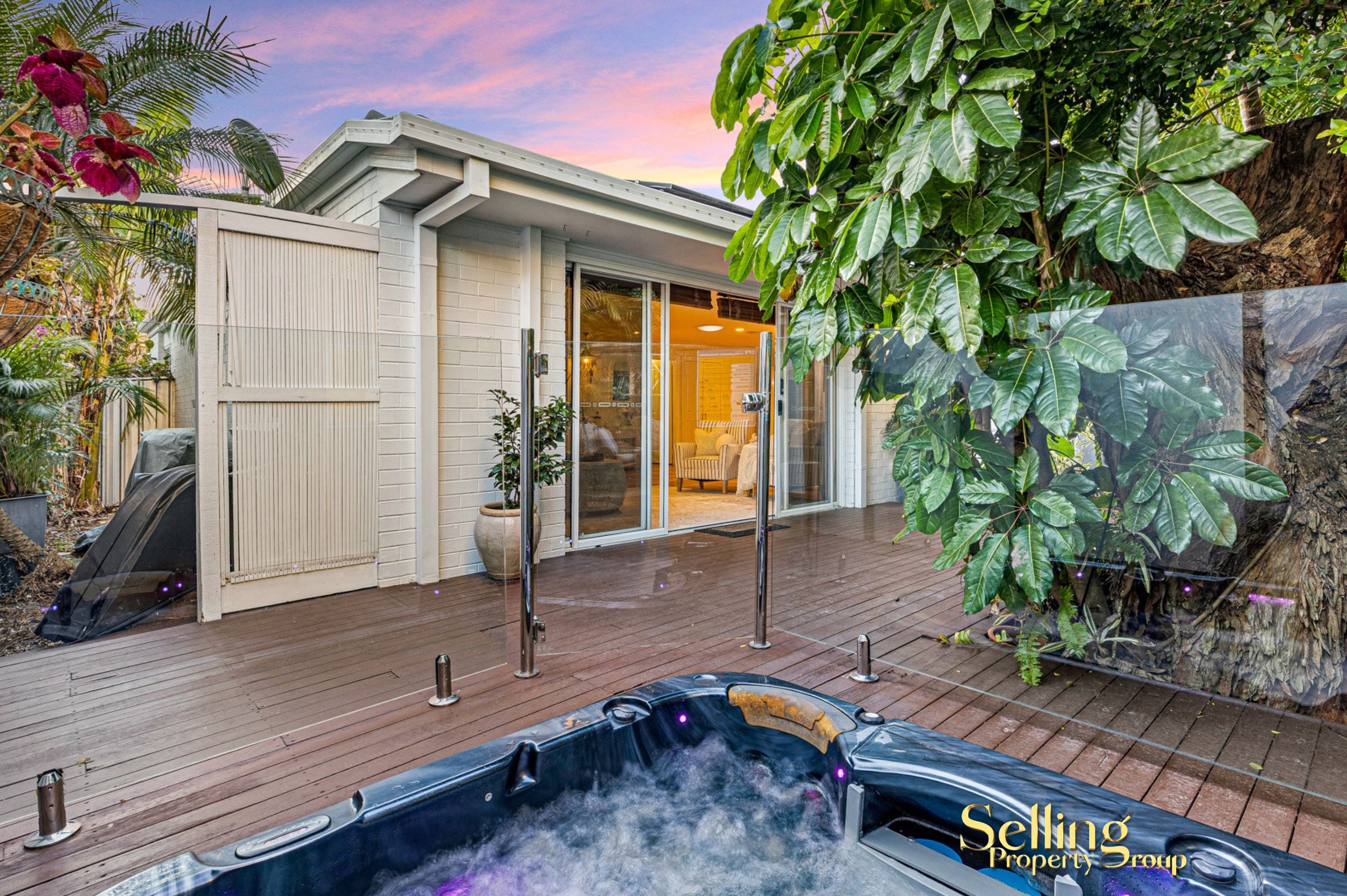 16B Oak Avenue , Surfers Paradise