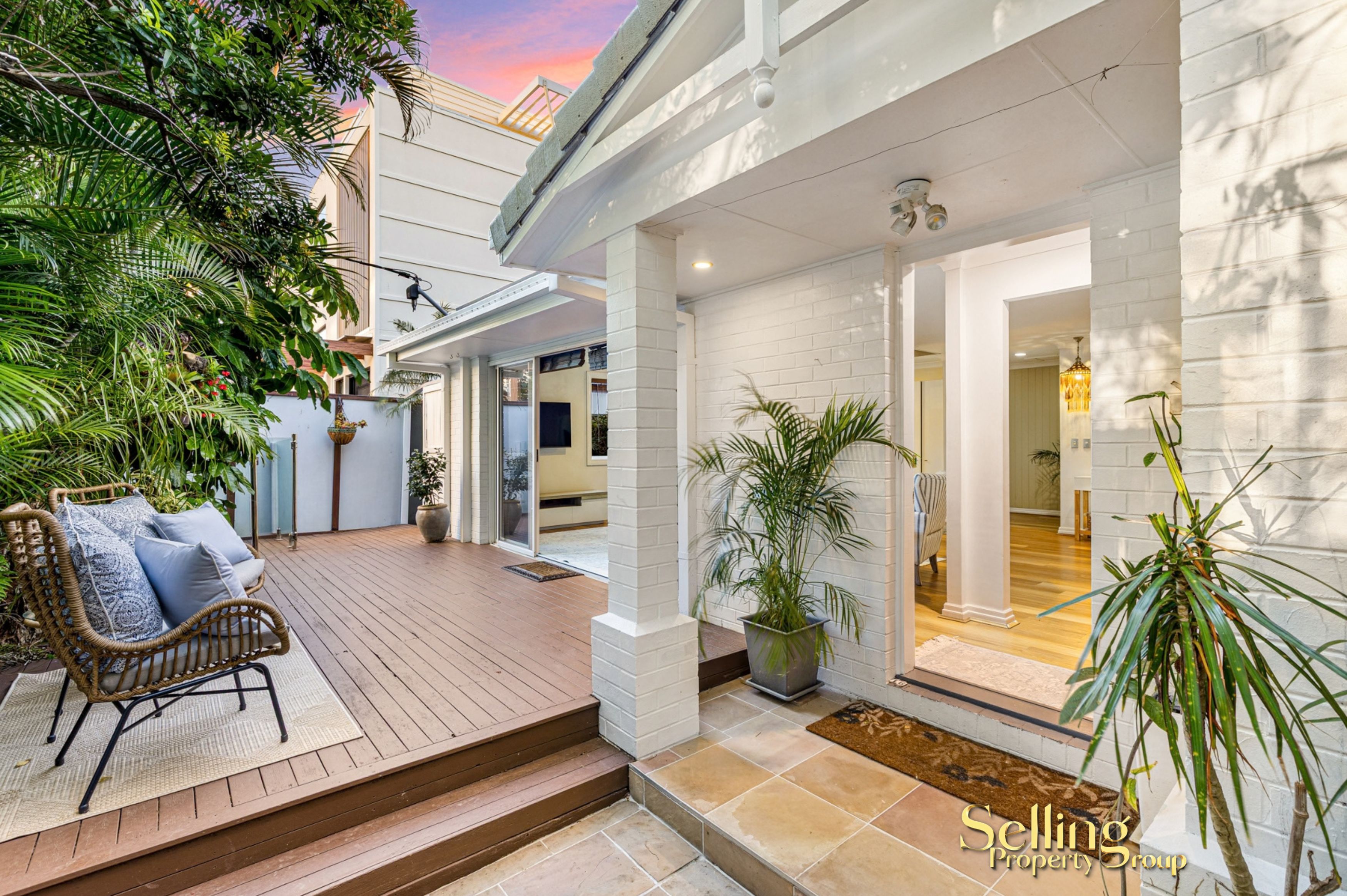 16B Oak Avenue , Surfers Paradise