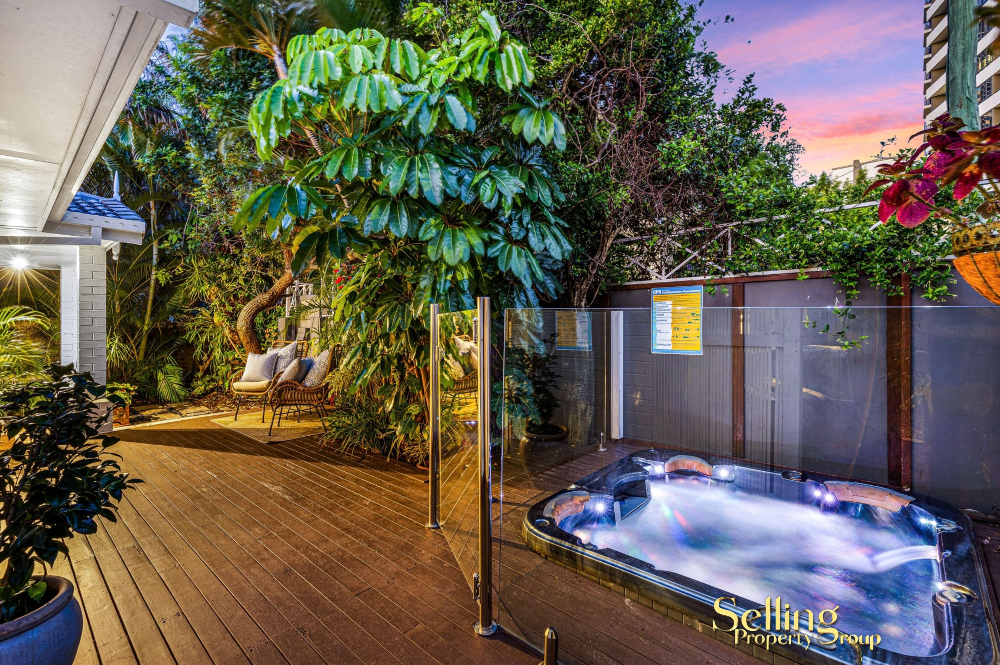 16B Oak Avenue , Surfers Paradise