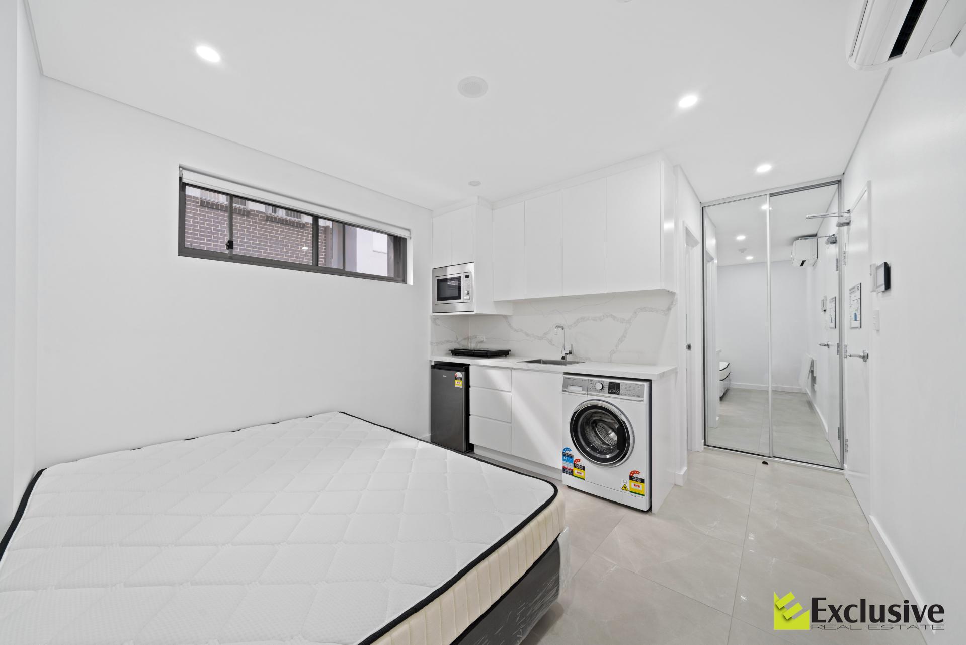 44 Henley Road, Homebush West