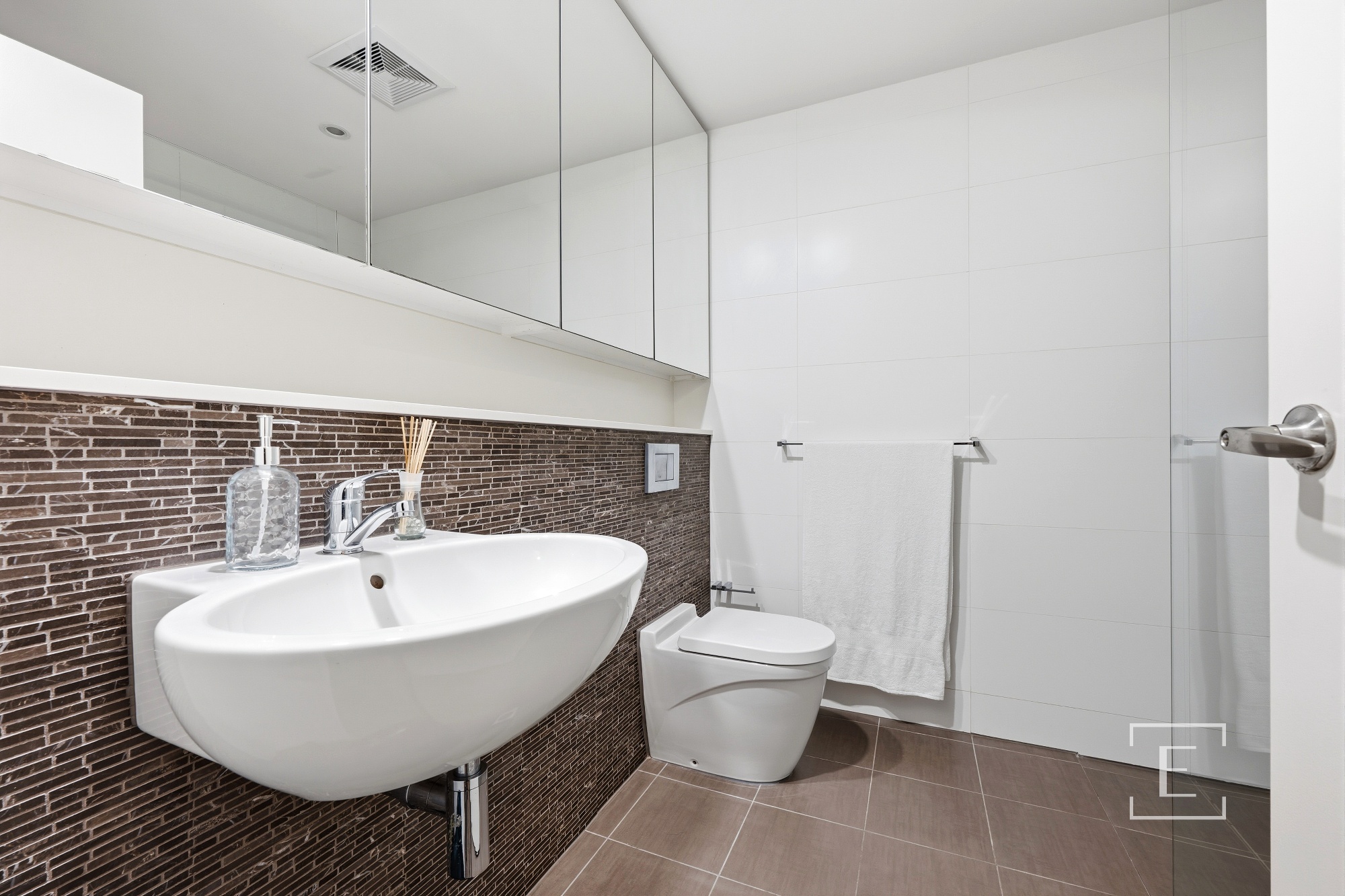 96 / 54A Blackwall Point Road, Chiswick