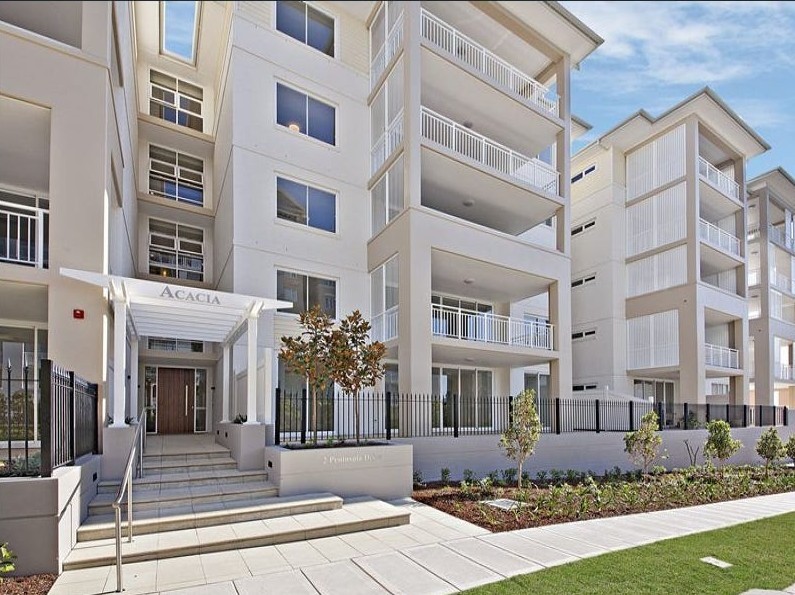 302 / 2 Peninsula Drive, Breakfast Point