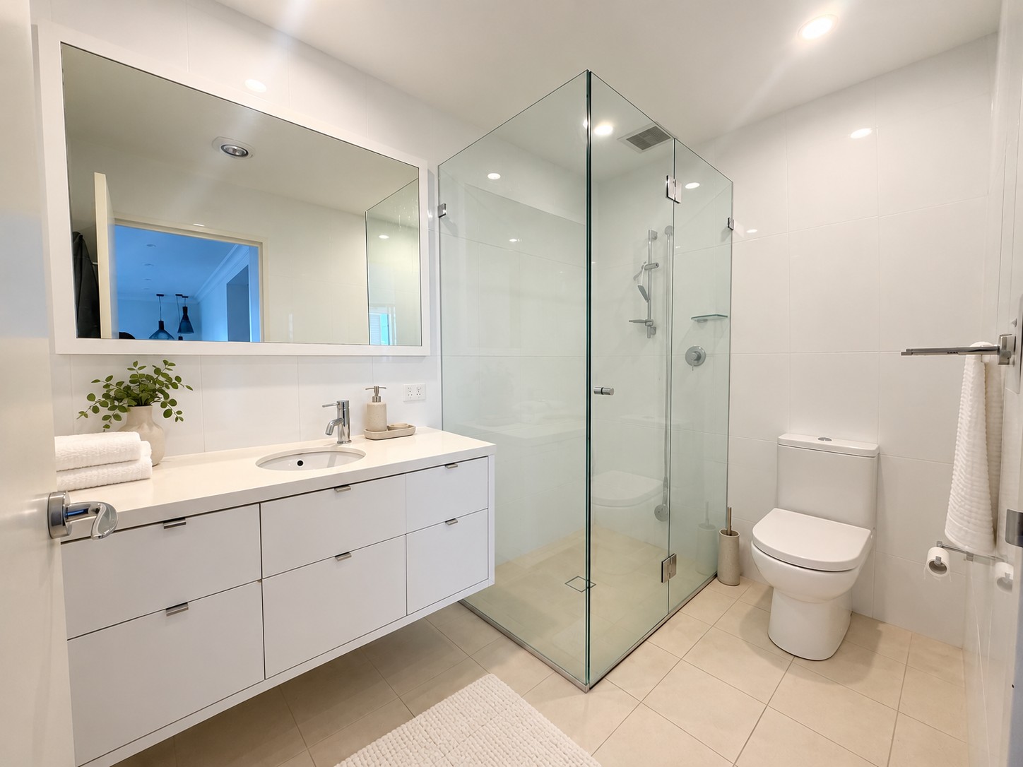 302 / 2 Peninsula Drive, Breakfast Point