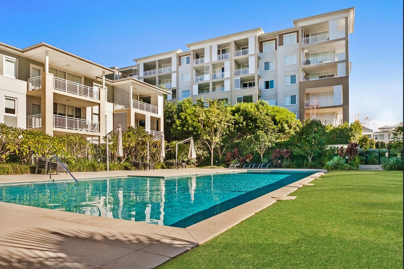 302 / 2 Peninsula Drive, Breakfast Point