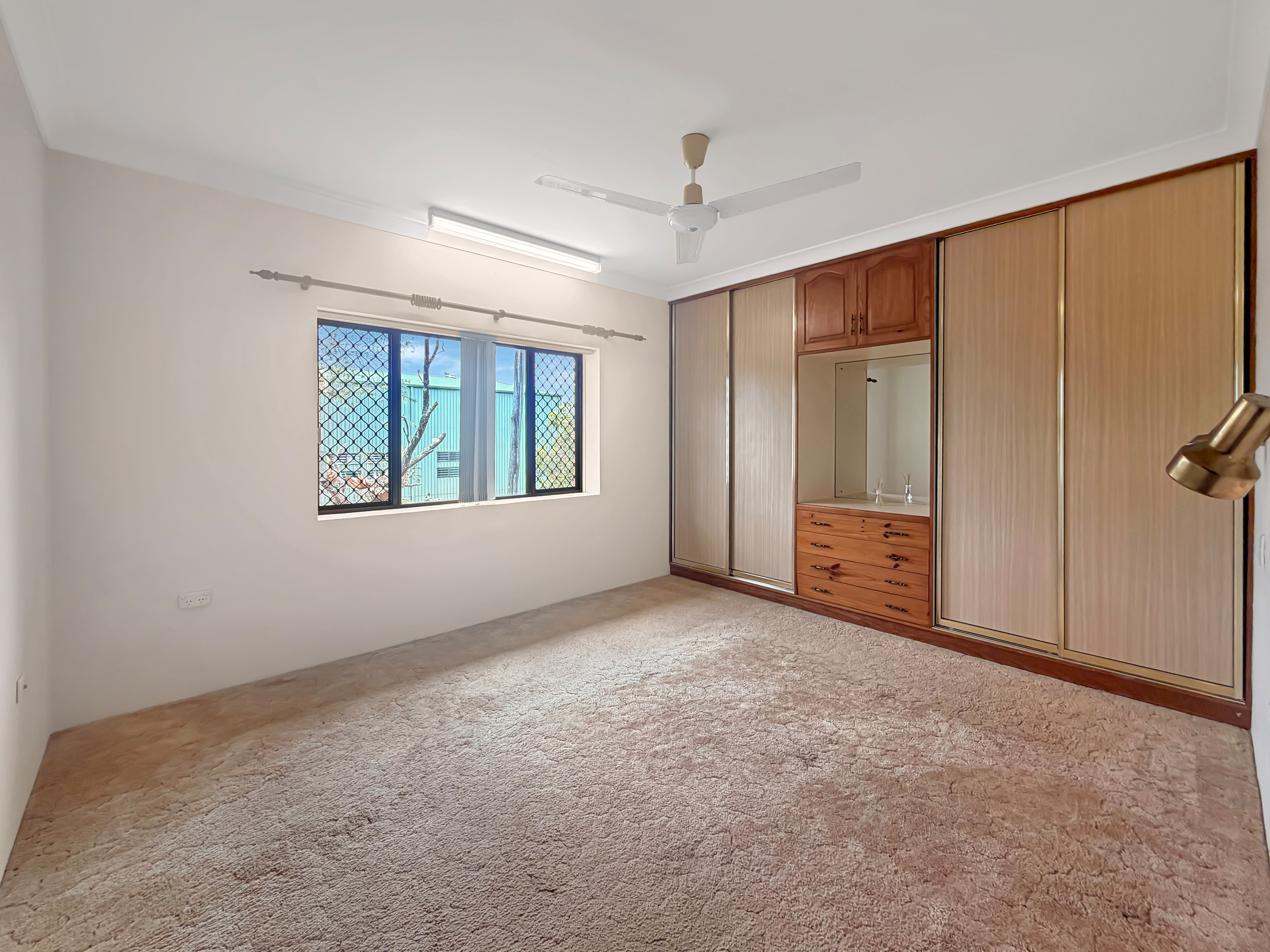 12 Mazlin Street, Atherton