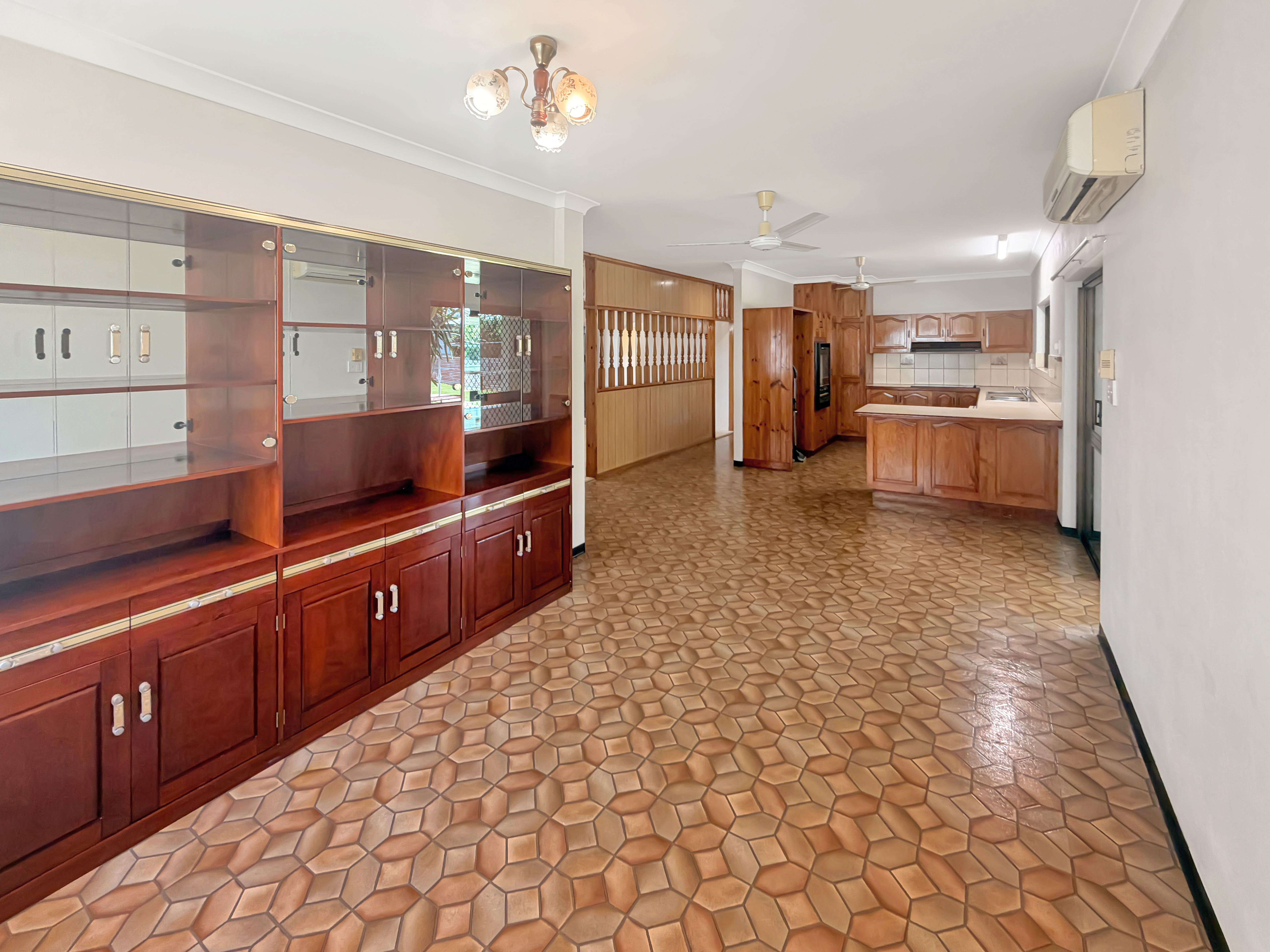 12 Mazlin Street, Atherton