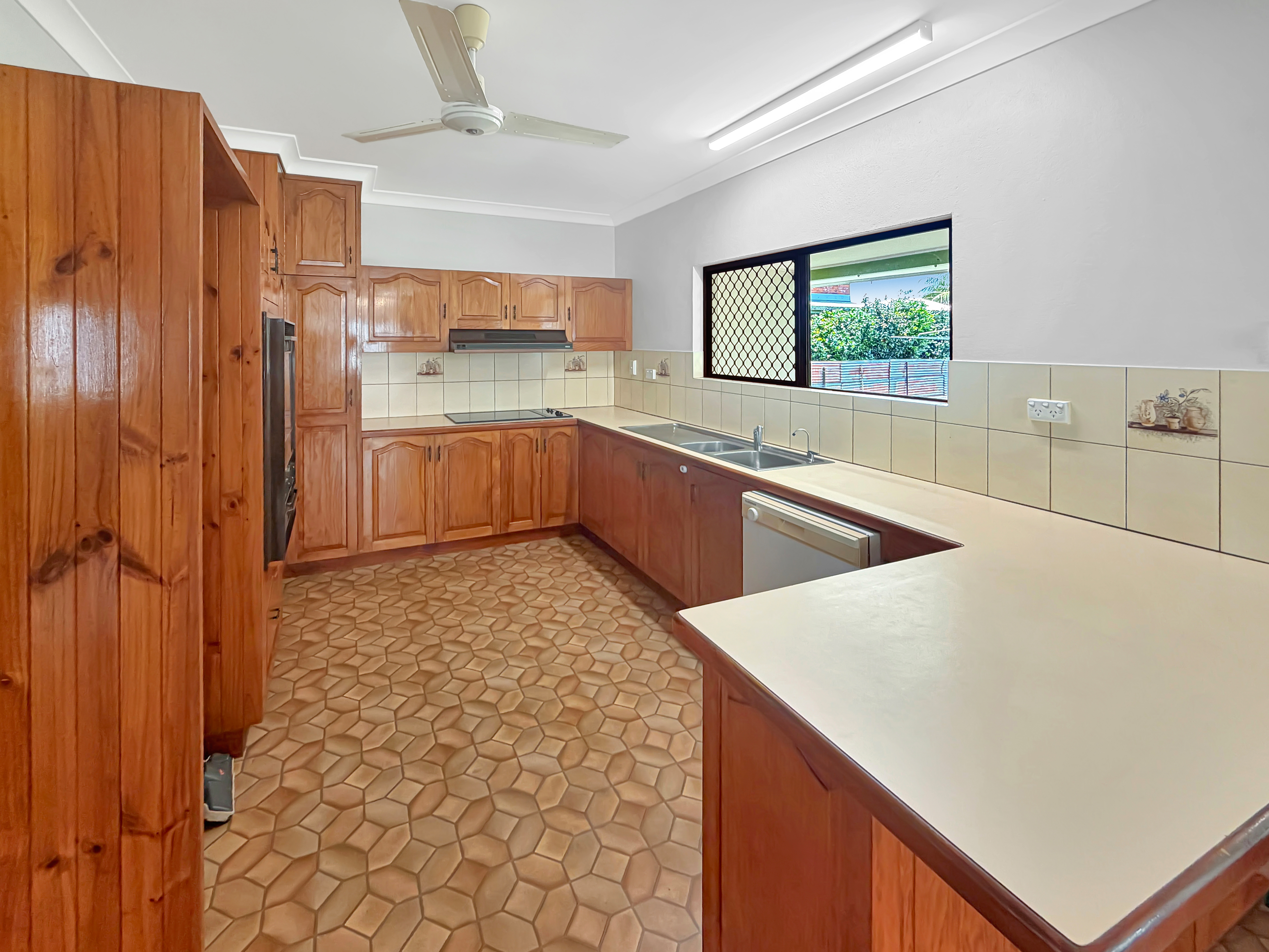 12 Mazlin Street, Atherton