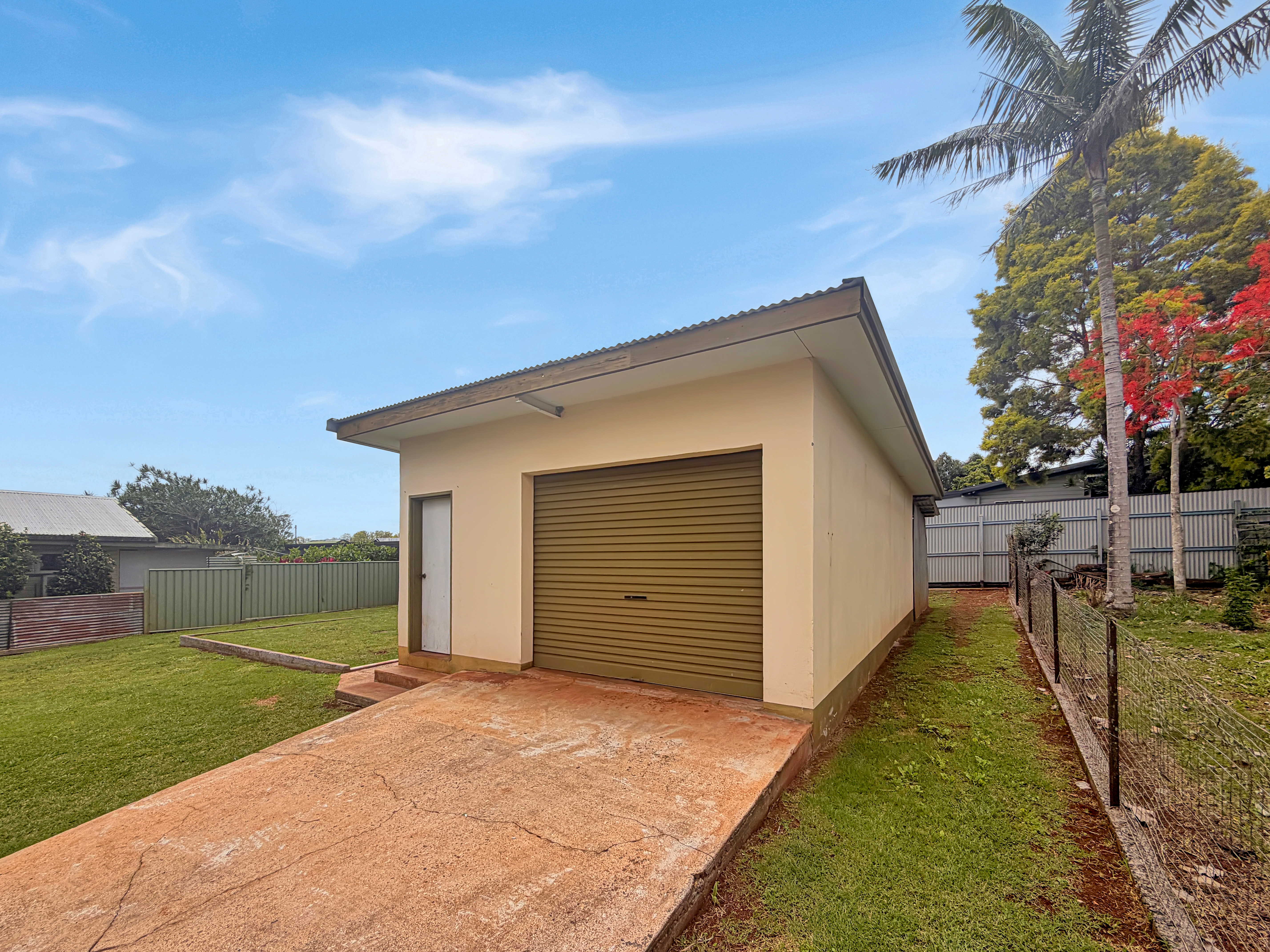 12 Mazlin Street, Atherton