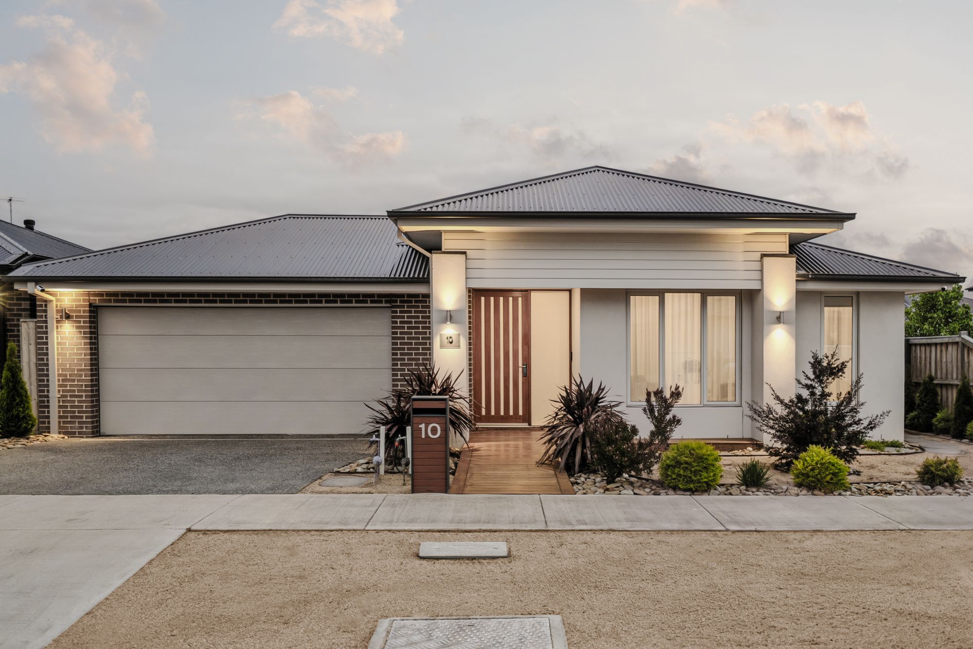 Listing image for 10 Pollen Street, MOUNT DUNEED  VIC  3217