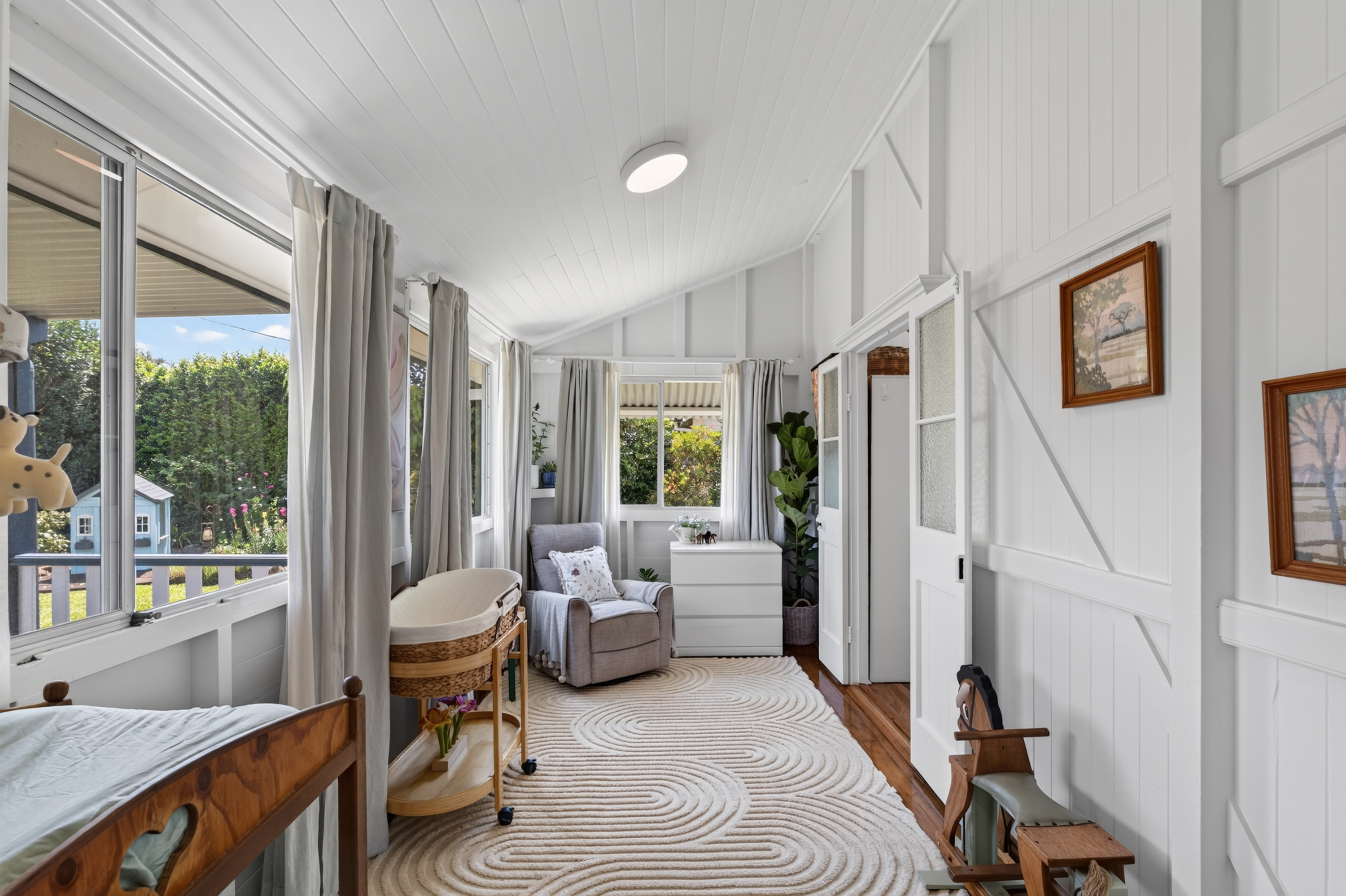 91 Robert Street, Atherton